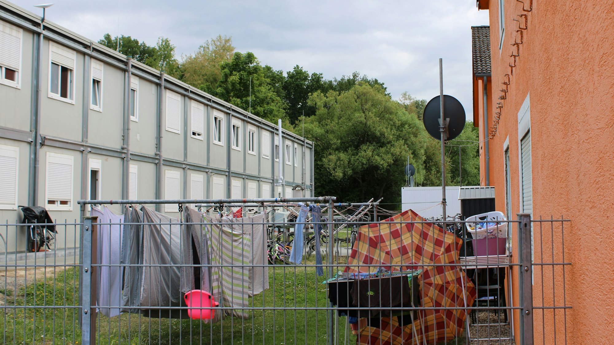 Doch keine aktuellen Feuchtigkeitsschäden: Die Containeranlage am Dammweg in Lohmar