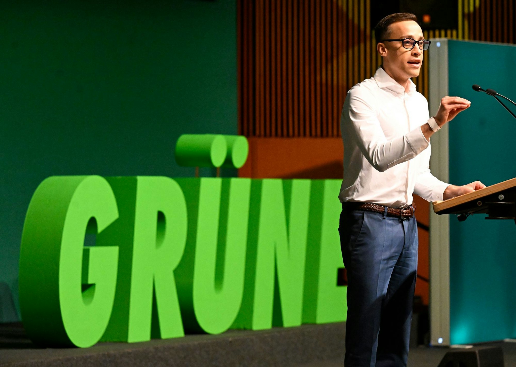 Die Grünen in Nordrhein-Westfalen warnen vor wirtschaftlichen Schäden bei weiteren verschärften Grenzkontrollen (Foto-Archiv).