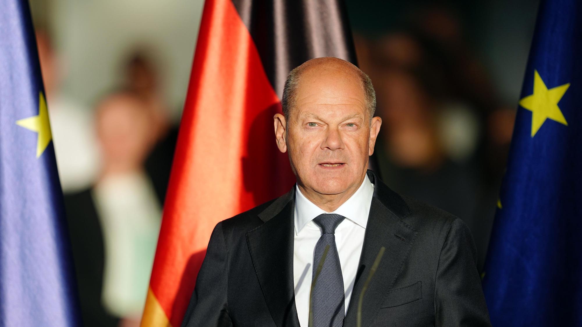 06.05.2025, Berlin: Olaf Scholz (SPD), ehemaliger Bundeskanzler, spricht während der Amtsübergabe im Bundeskanzleramt. Foto: Kay Nietfeld/dpa +++ dpa-Bildfunk +++