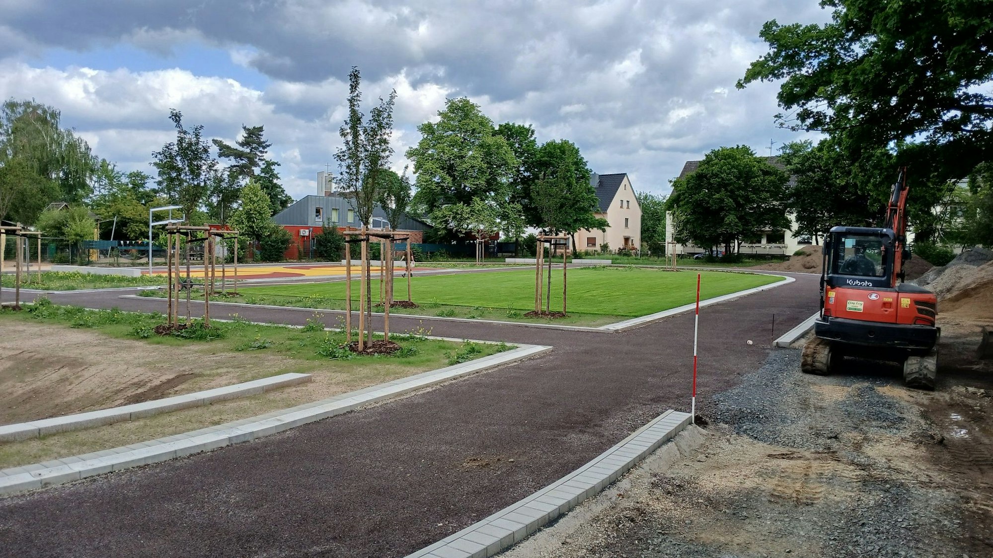 In Siegburg-Brückberg steht ein neuer Sport-und Freizeitplatz kurz vor der Fertigstellung