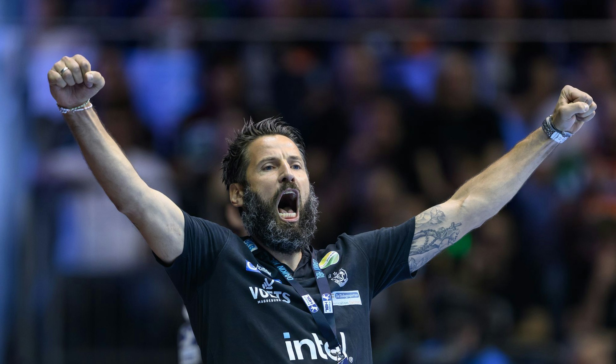 Trainer Bennet Wiegert bleibt mit dem SC Magdeburg im Titelrennen um die deutsche Meisterschaft.