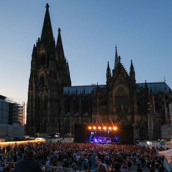 „Kettcar“ spielte im Vorjahr auf dem Roncalliplatz am Dom.