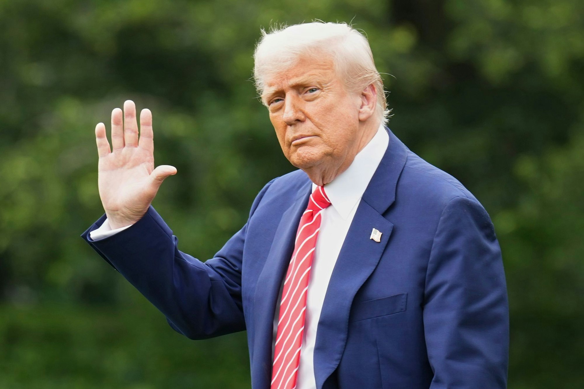 Trump versucht, die skeptischen republikanischen Senatoren auf Kurs zu bringen.