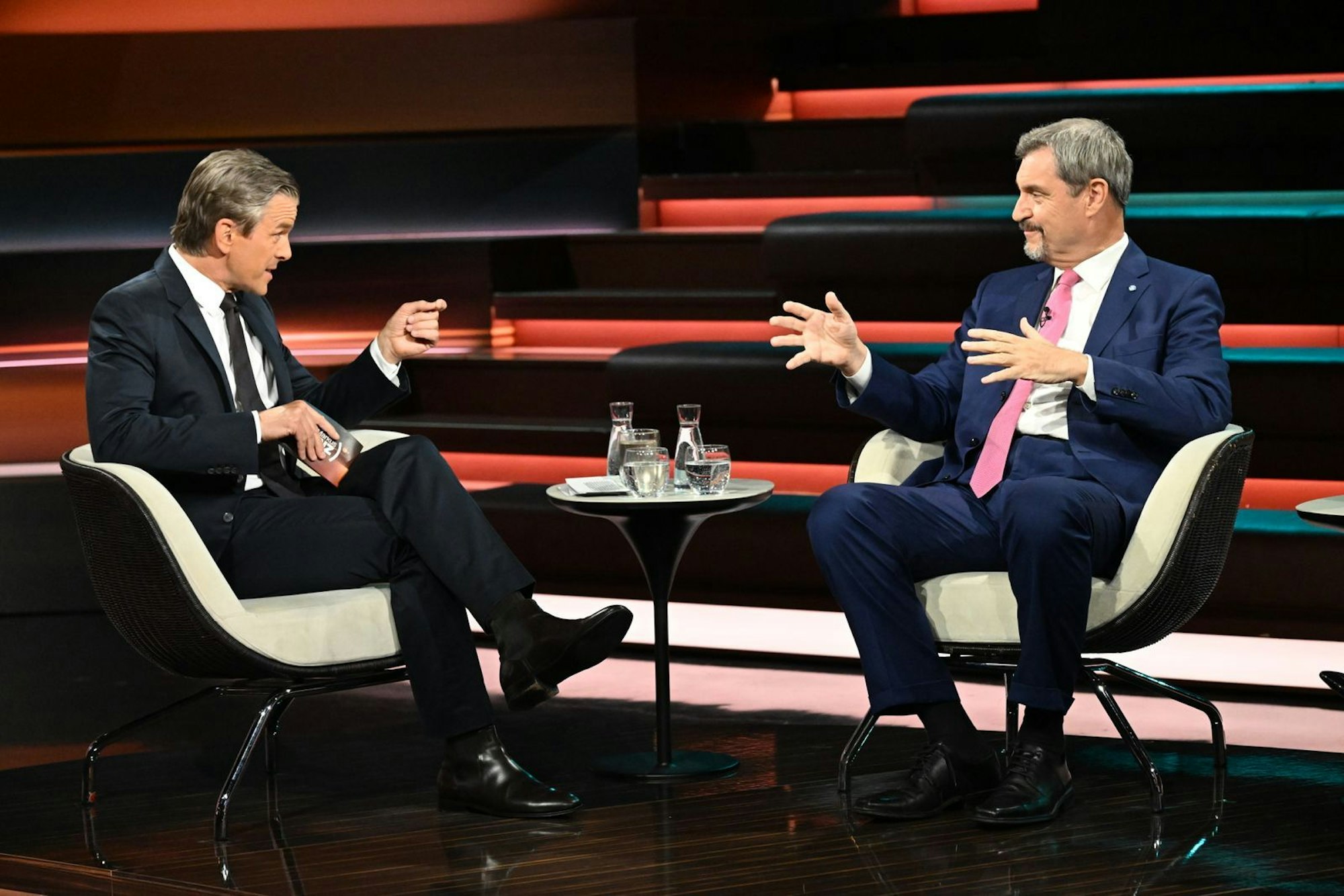 Bei „Markus Lanz“ warnte Markus Söder, dass die deutsche Sicherheit und Ordnung in Gefahr sei. (Bild: ZDF / Cornelia Lehmann)