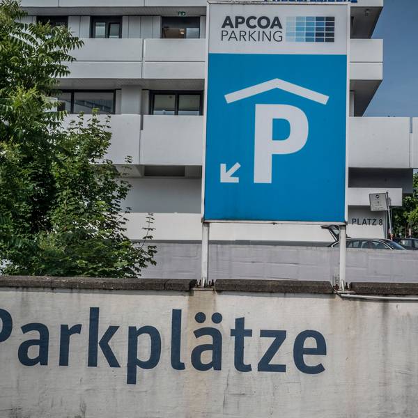 157 Parkkarten für Verwaltungsmitarbeiter sollen im Umlauf sein, die die Stadt umsonst bekommt.