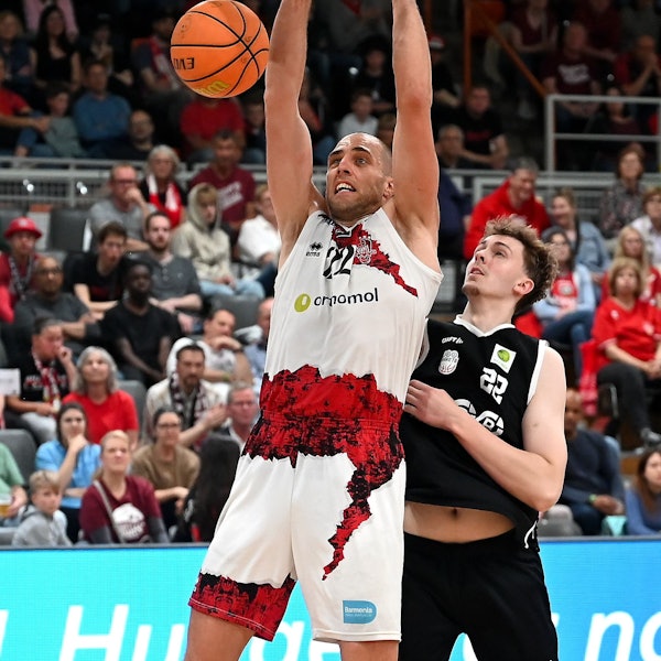 20250525-UHK-Basketball Bayer Giants-Wolmirstedt
links: Dennis Heinzmann (Bayer)
Foto: Uli Herhaus