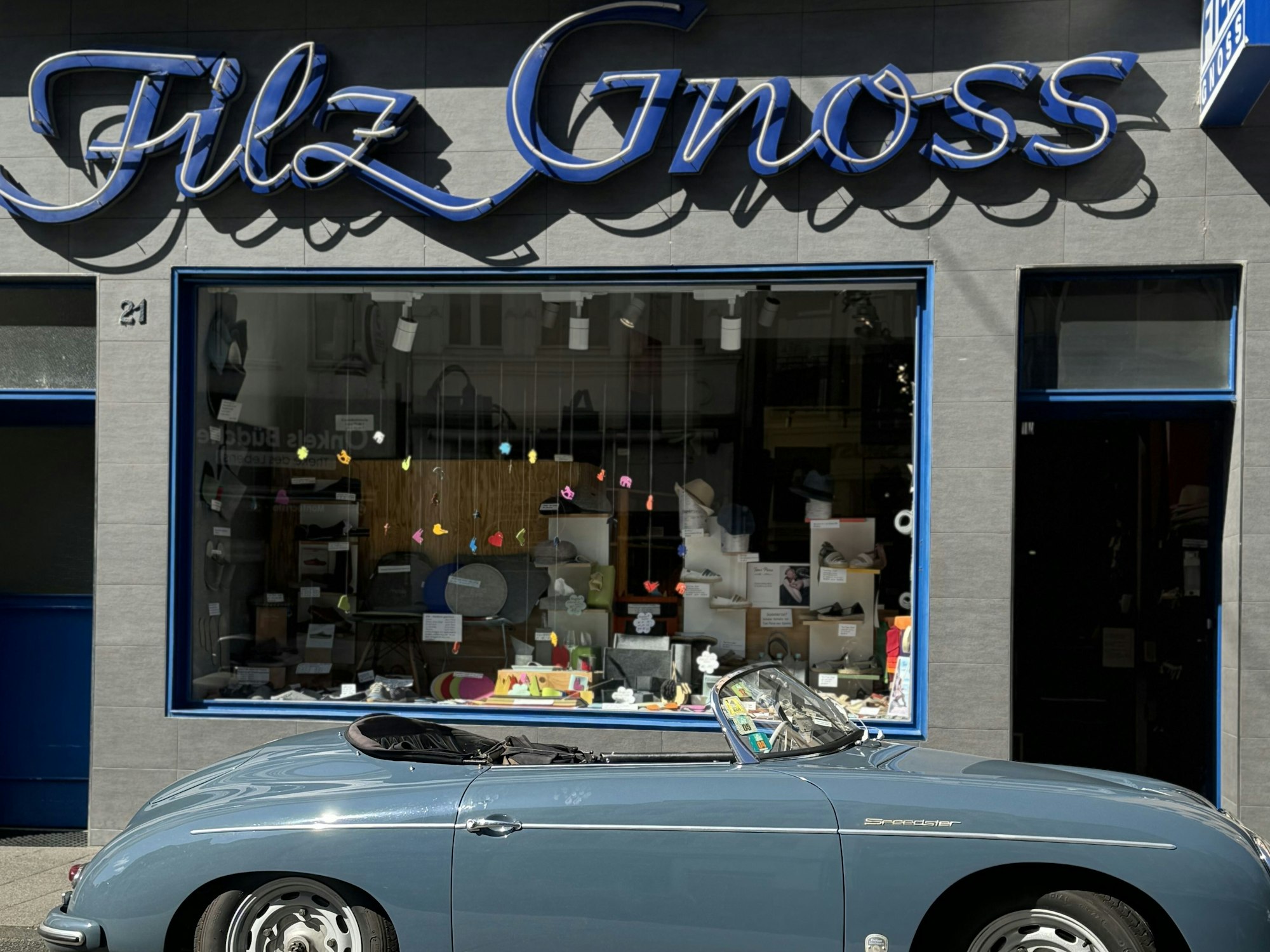 Filz Gnoss befindet sich noch immer an derselben Stelle auf der Apostelnstraße.