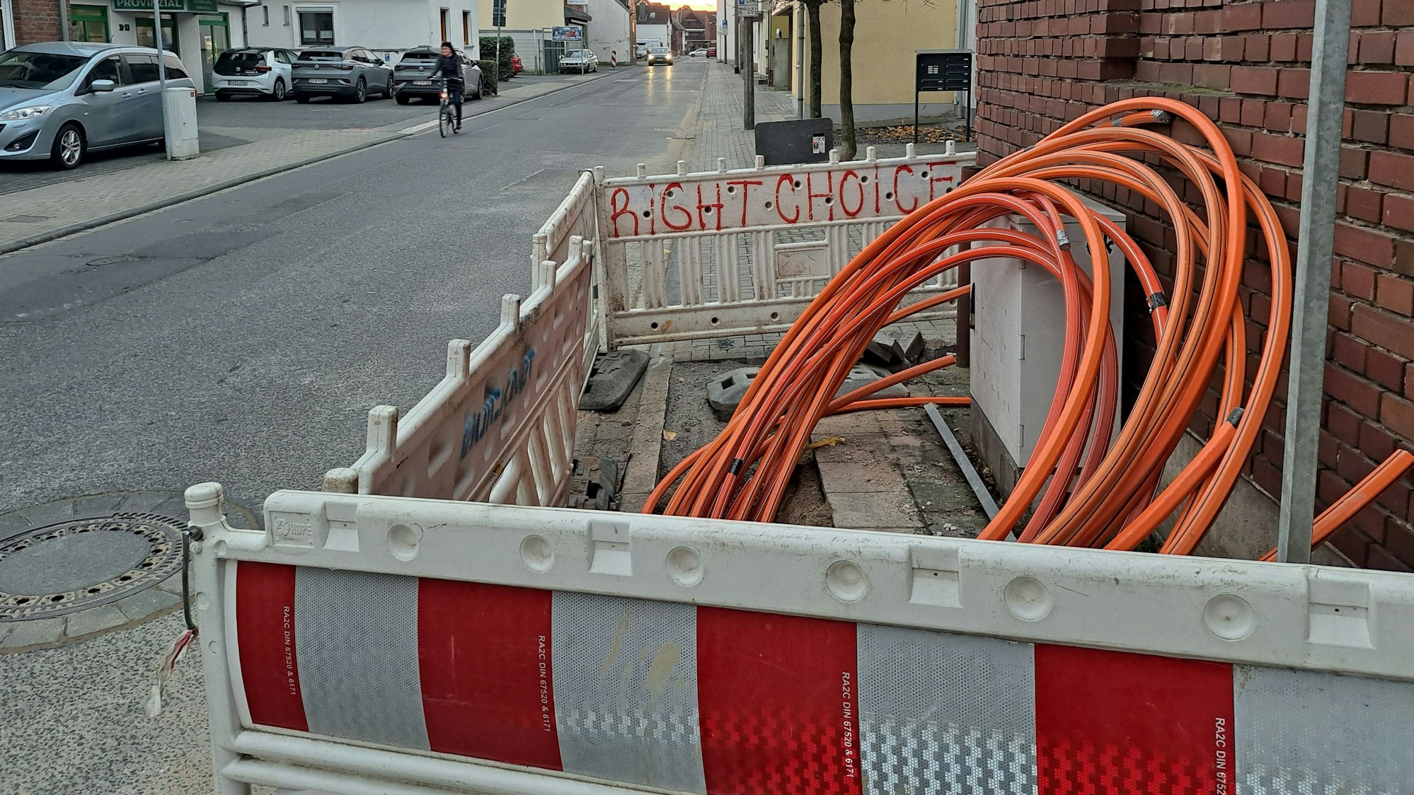 Die Telekom hat beim Glasfaser-Ausbau in Niederkassel inzwischen den Stadtteil Rheidt erreicht. Ob und wann Mondorf ans schnelle Internet angeschlossen wird, ist allerdings noch völlig offen.