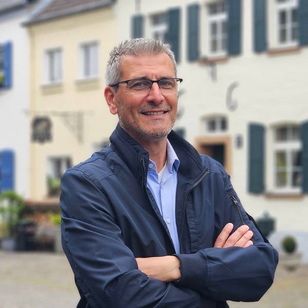 Zu sehen ist Michael Stupp, der für die CDU in Bedburg Bürgermeister werden will.
