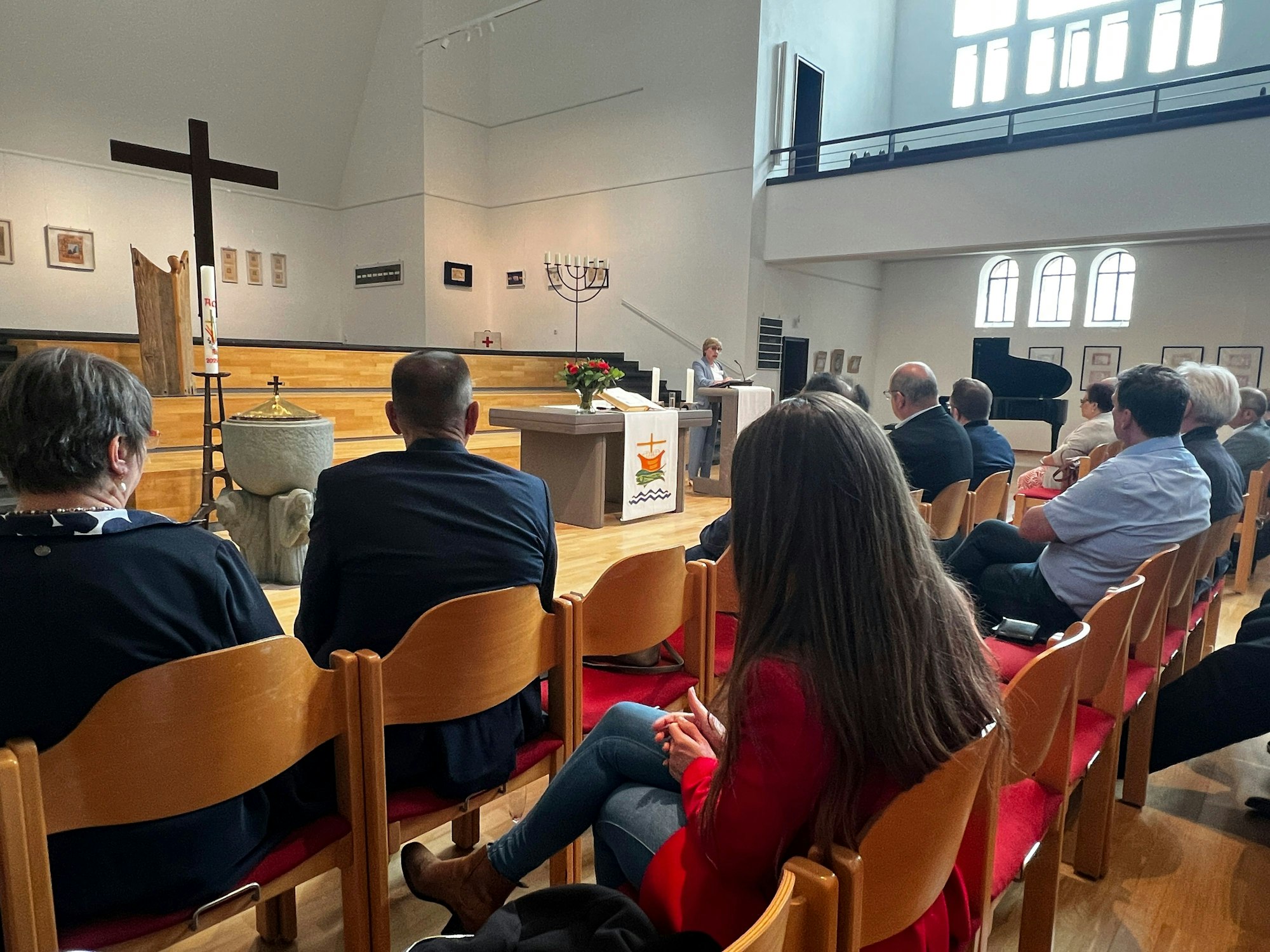 Zuhörer beim Pfingstempfang des evangelischen Kirchenkreises in der Christuskirche.