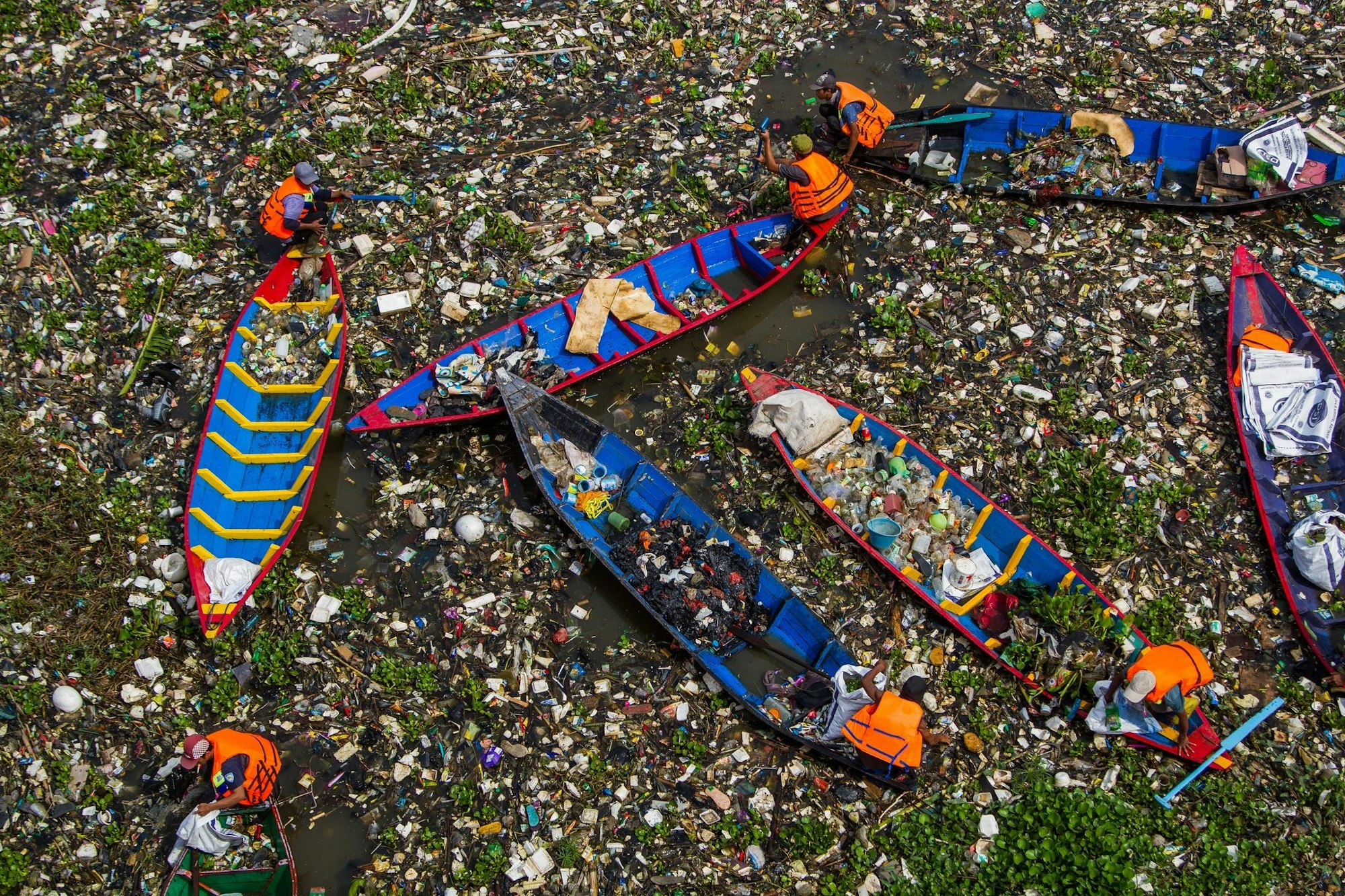 Bilder wie diese zeigen, warum der Citarum oft «dreckigster Fluss der Welt» genannt wird.