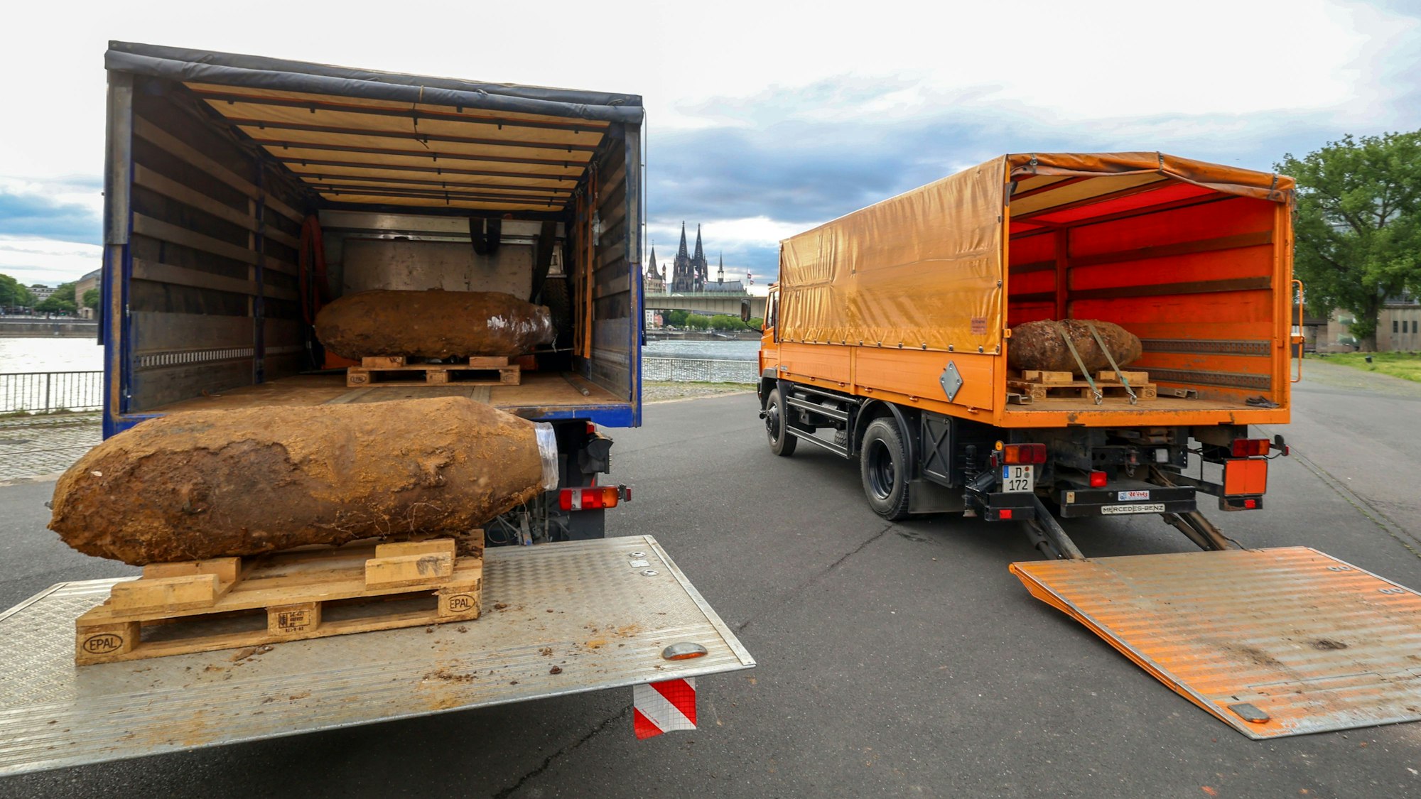 entschärfte Bomben auf LKW
