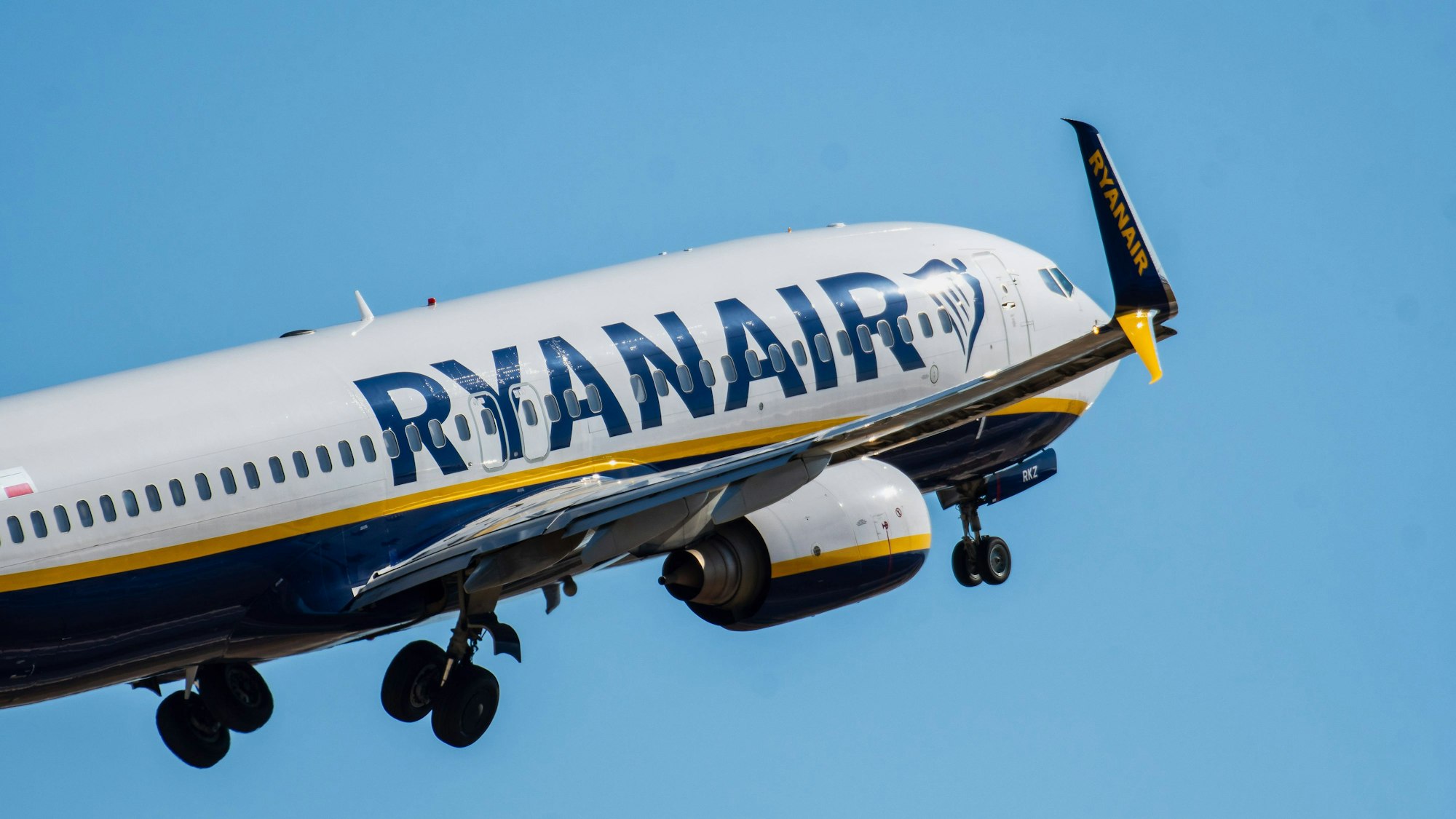 Eine Boeing 737 von Ryanair ist in schwere Turbulenzen über Deutschland geraten