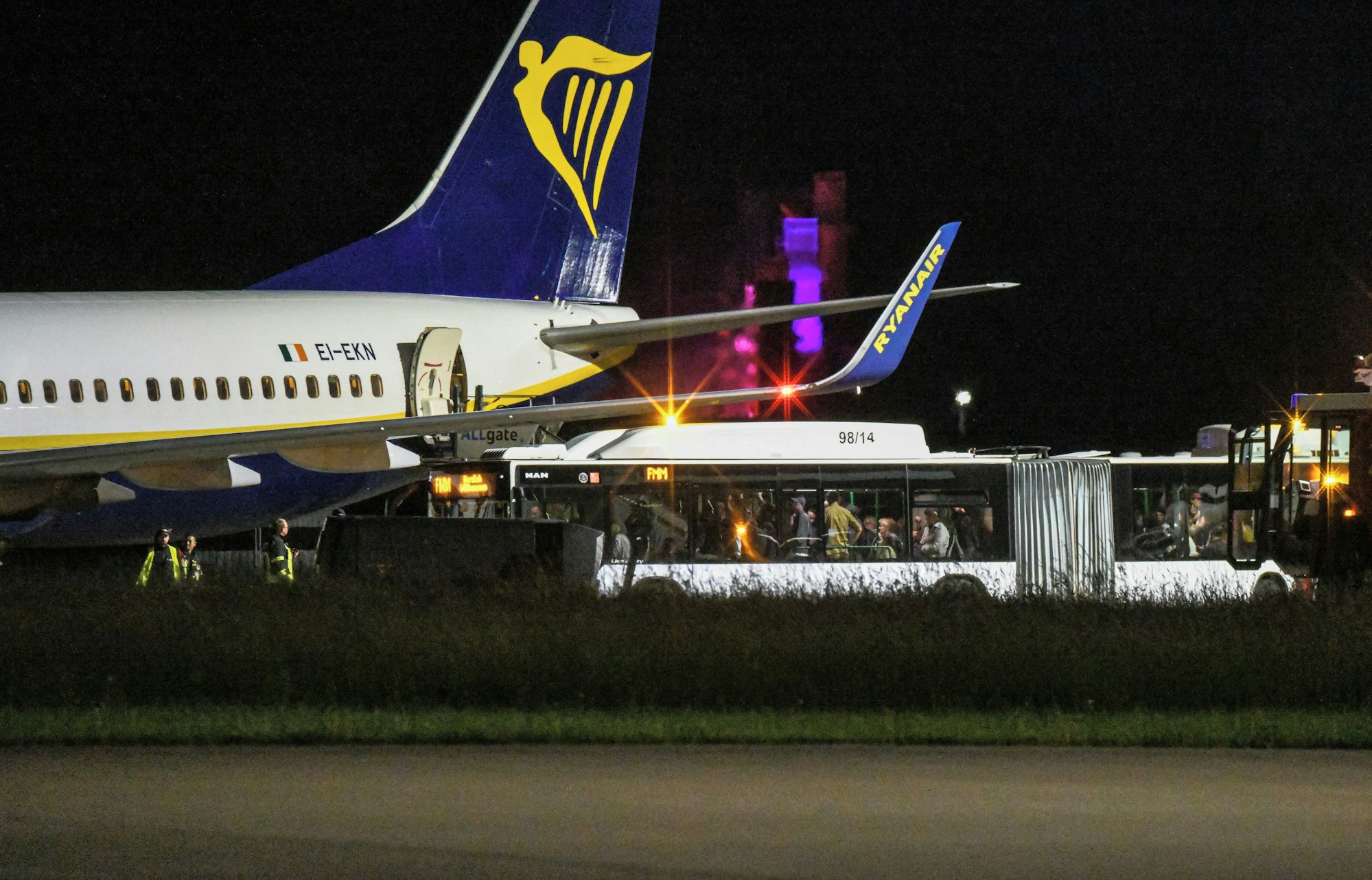 Die Boeing 737 von Ryanair musste auf dem Flughafen Memmingen notlanden.