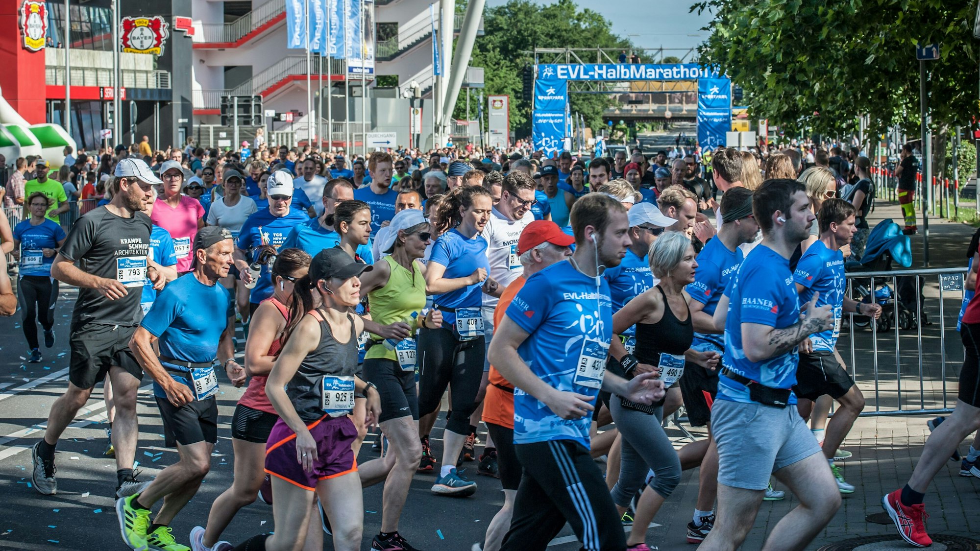 So viele Menschen wie in diesem Jahr liefen noch nie beim EVL-Halbmarathon mit. Das Bild stammt aus dem Jahr 2022.