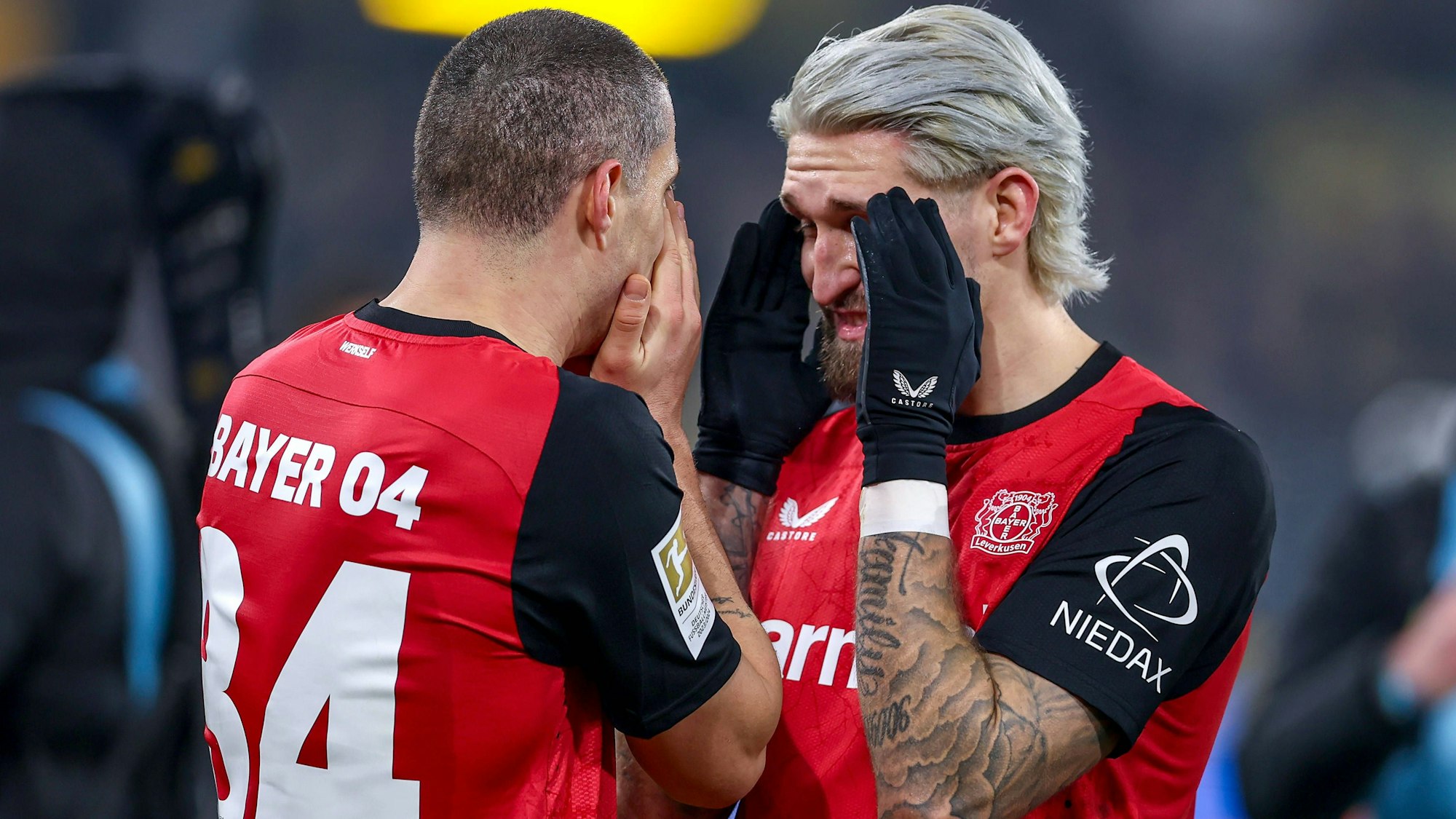 Granit Xhaka und Robert Andrich jubeln zusammen in Dortmund