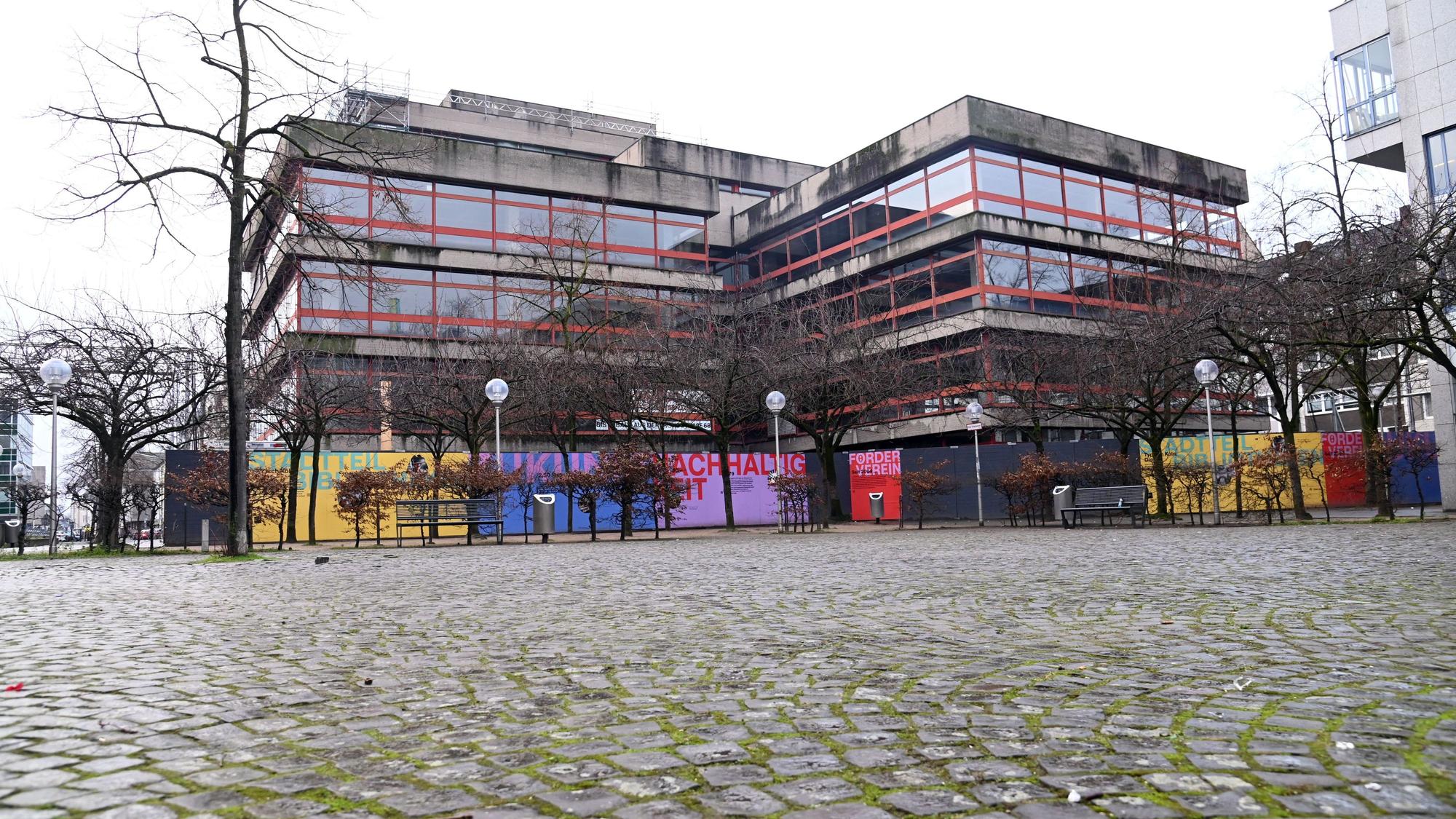 Das Gebäude wird voraussichtlich bis zum Jahr 2028 saniert und ist deshalb geschlossen.
