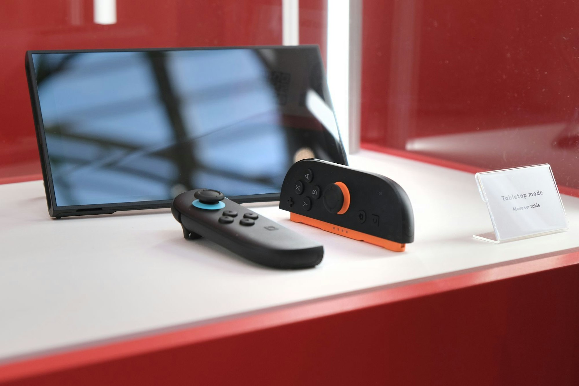 Nicht blind zugreifen: Wer jetzt schnell eine Nintendo Switch 2 kaufen will, prüft besser nach, dass der Preis auch in Ordnung ist.