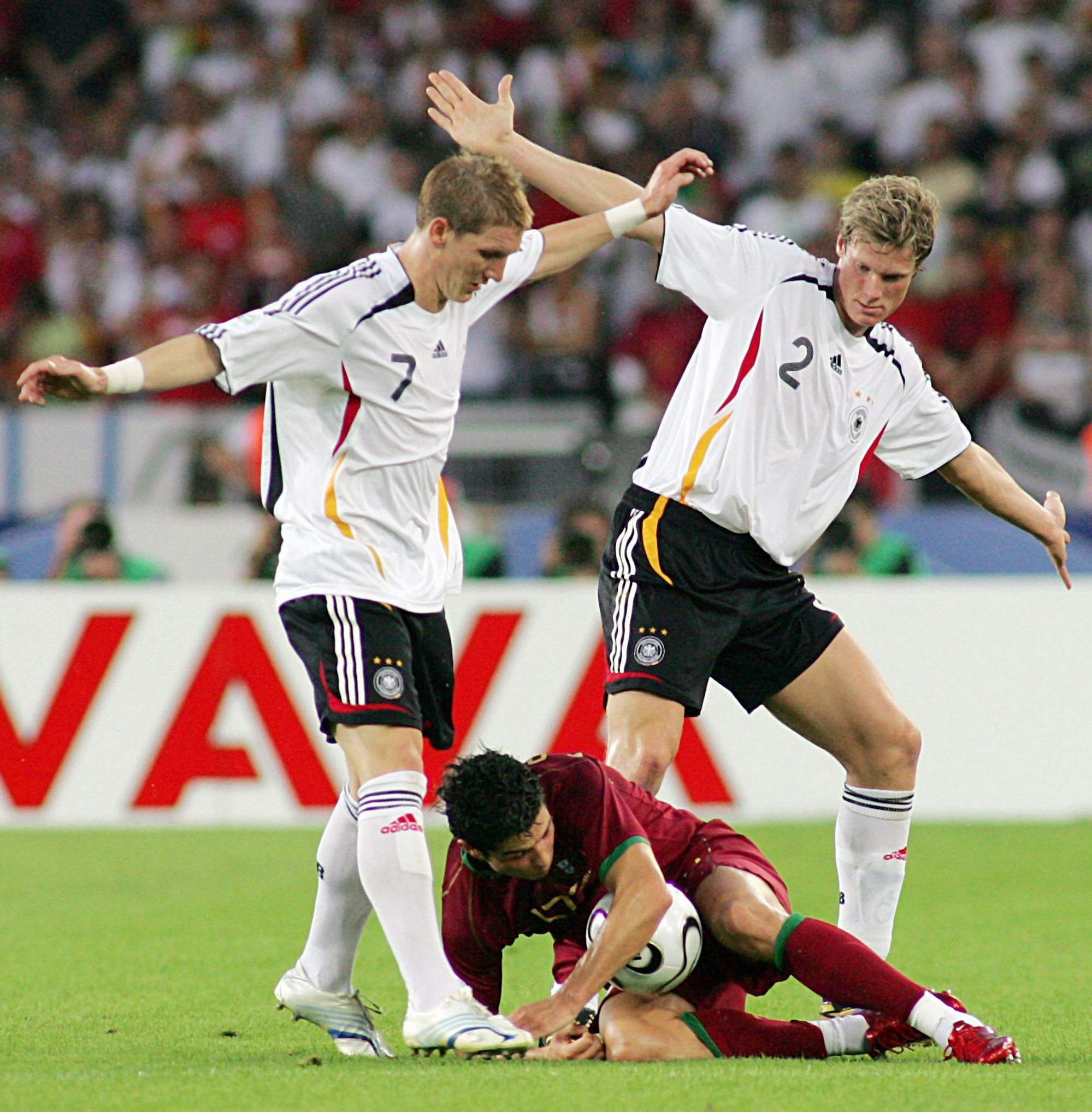 Lange gab es für Cristiano Ronaldo (m) nichts zu holen gegen Deutschland.