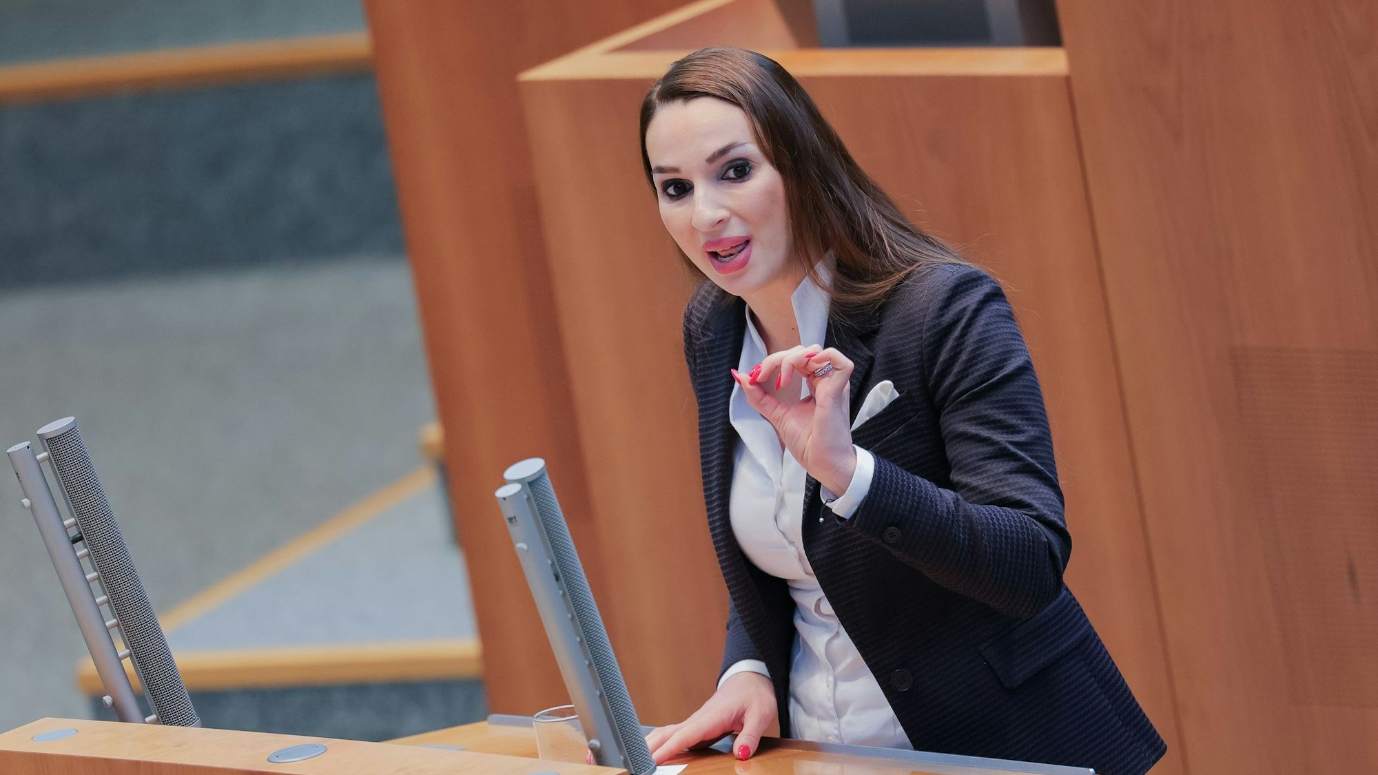 Die AfD-Landtagsabgeordnete Enxhi Seli-Zacharias wirft den anderen Parteien vor, sich radikalen Islamisten zu unterwerfen. (Fotobild)