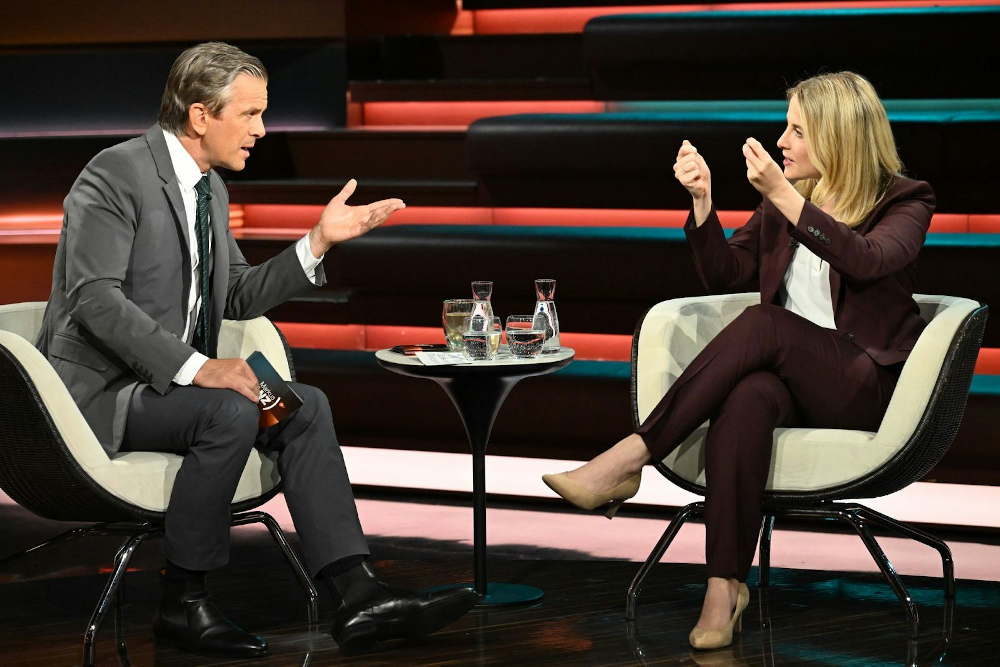 In der Debatte mit Markus Lanz machte Verena Hubertz deutlich, dass sie künftig mehr in den Wohnungsbau investieren wolle. (Bild: ZDF / Cornelia Lehmann)