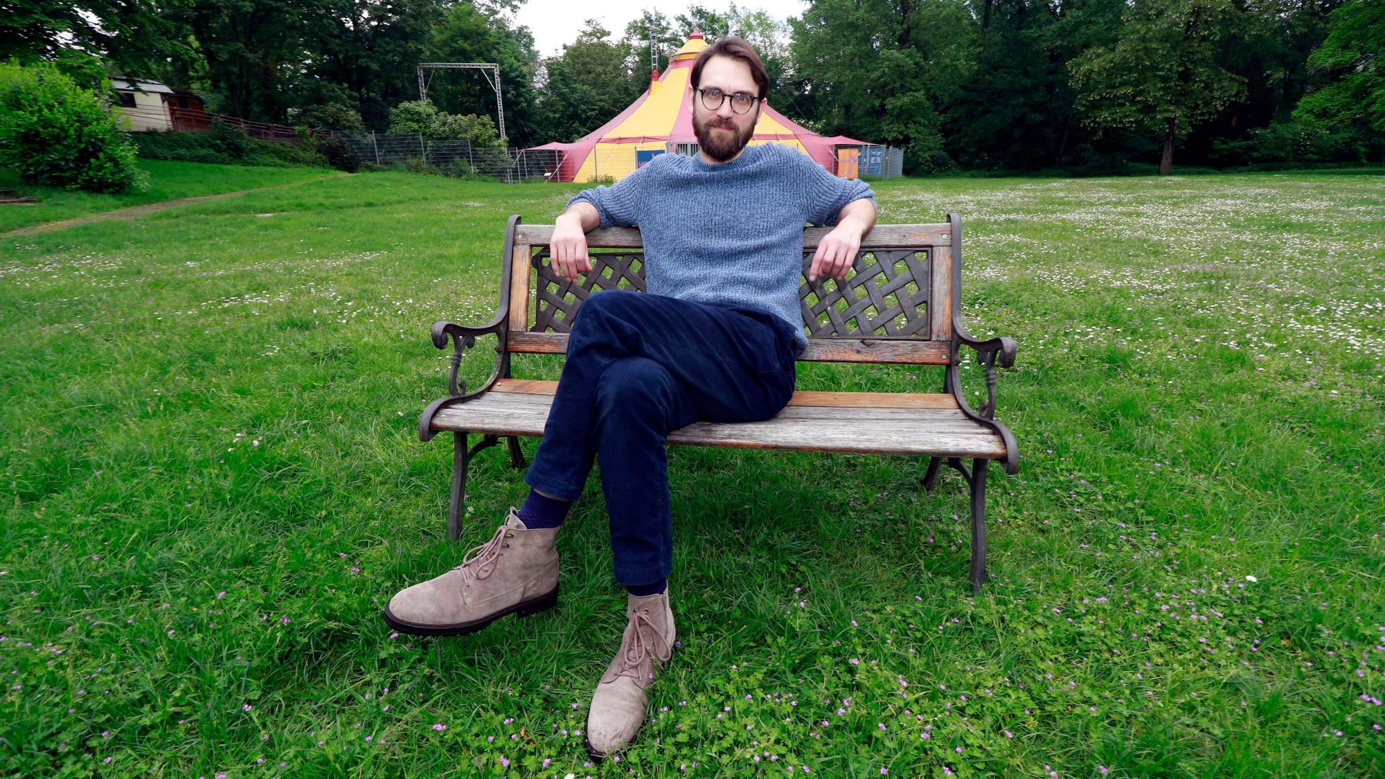 Der künstlerische Leiter Tim Behren vom Circus Dance Festival 2024.