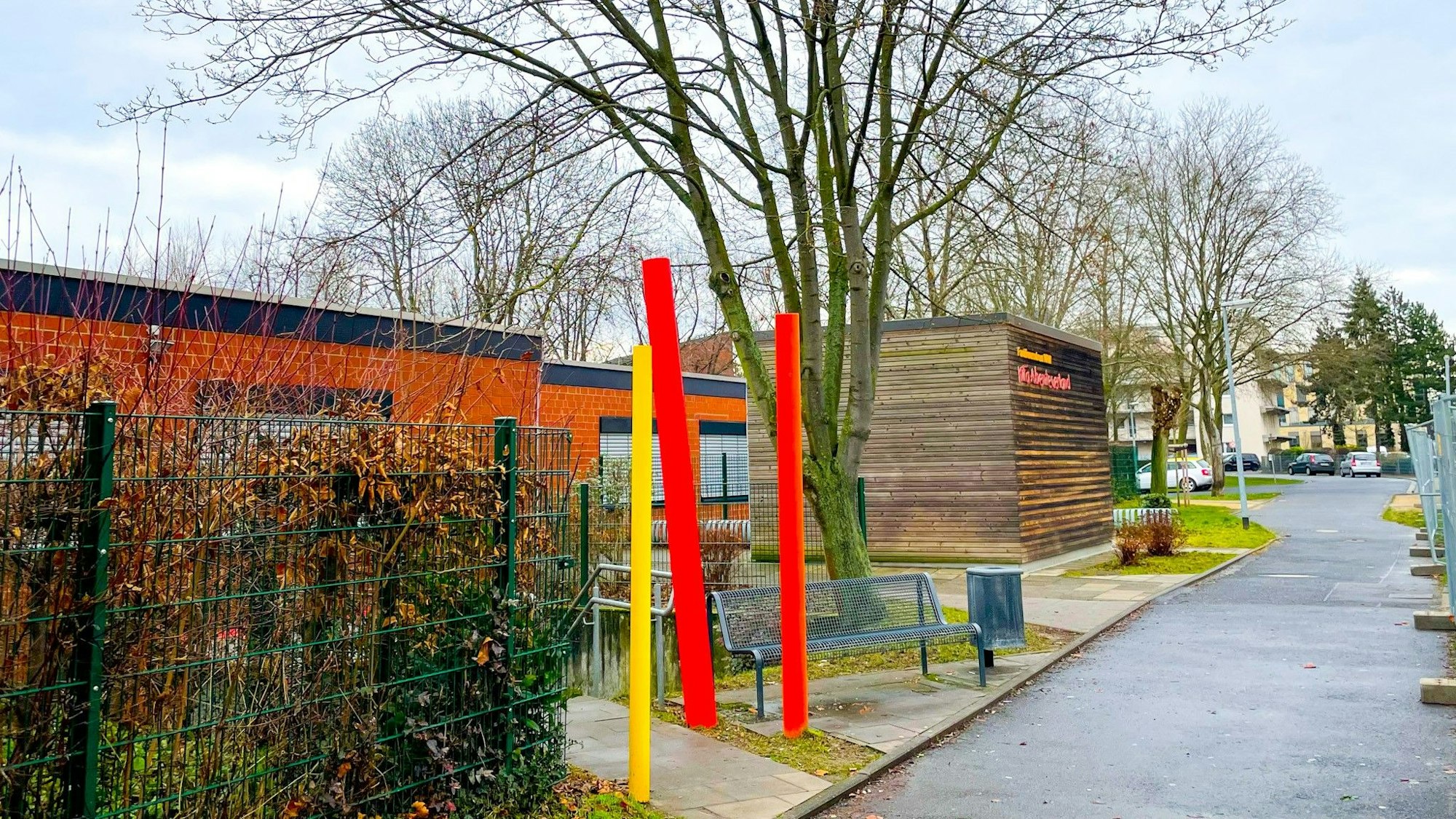 Zu sehen ist das Gebäude der Kita Abenteuerland.