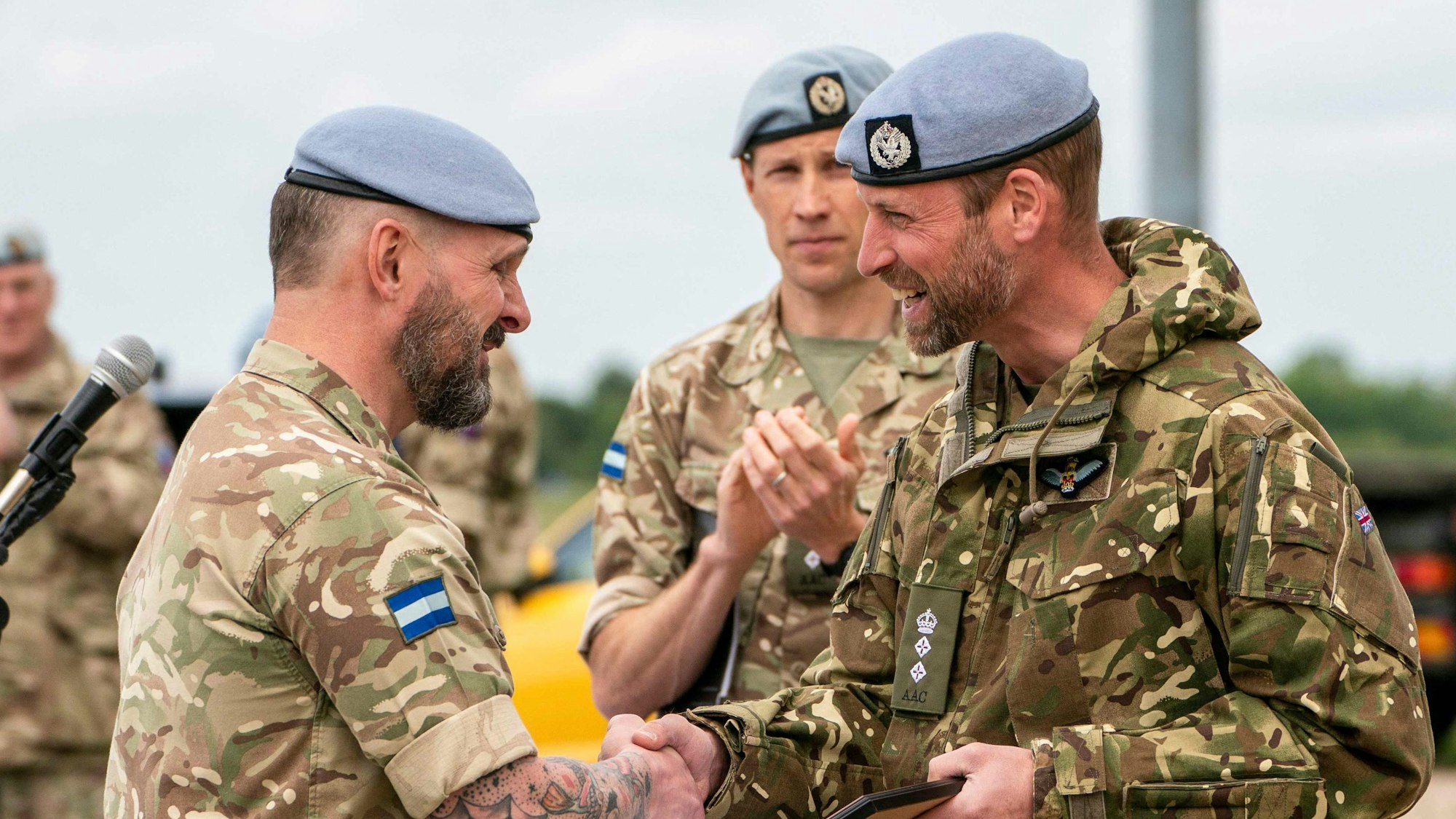 Prinz William bei seinem Besuch des 4. Regiments des Army Air Corps (4AAC) im Army Air Corps in Wattisham.