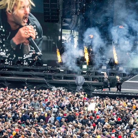 06.06.2025 Rock am Ring ist auf dem Nürburgring in seinen 40. Geburtstag gestartet. Mehr als 100 Acts stehen in den kommenden drei Tagen auf der Bühnen.