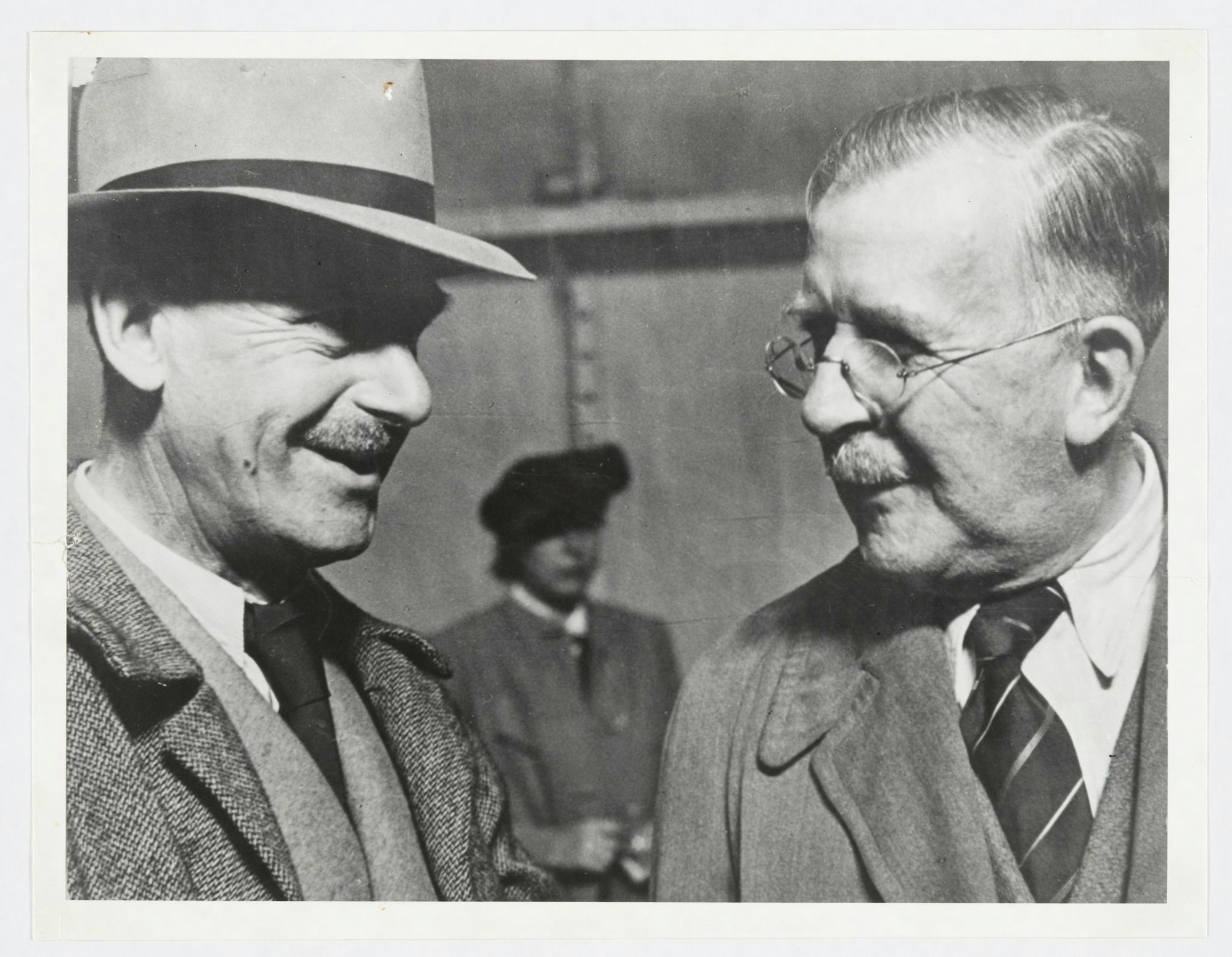 Thomas Mann begrüßte seinen Bruder Heinrich in New York. Er kam aus dem besetzten Frankreich. (Archivbild)