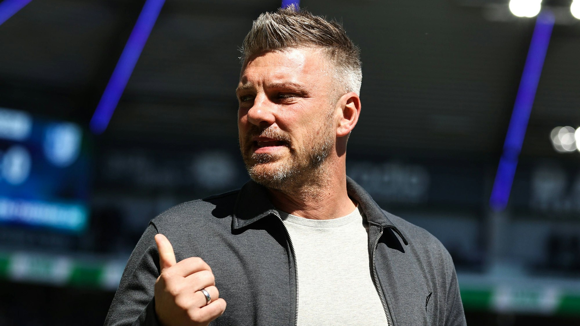 Daumen hoch für den FC: Lukas Kwasniok übernimmt als Cheftrainer am Geißbockheim