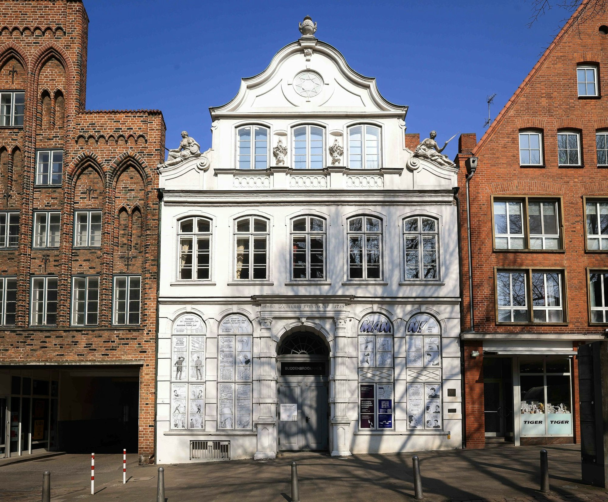 Das Buddenbrookhaus in der Innenstadt von Lübeck. (Archivbild)
