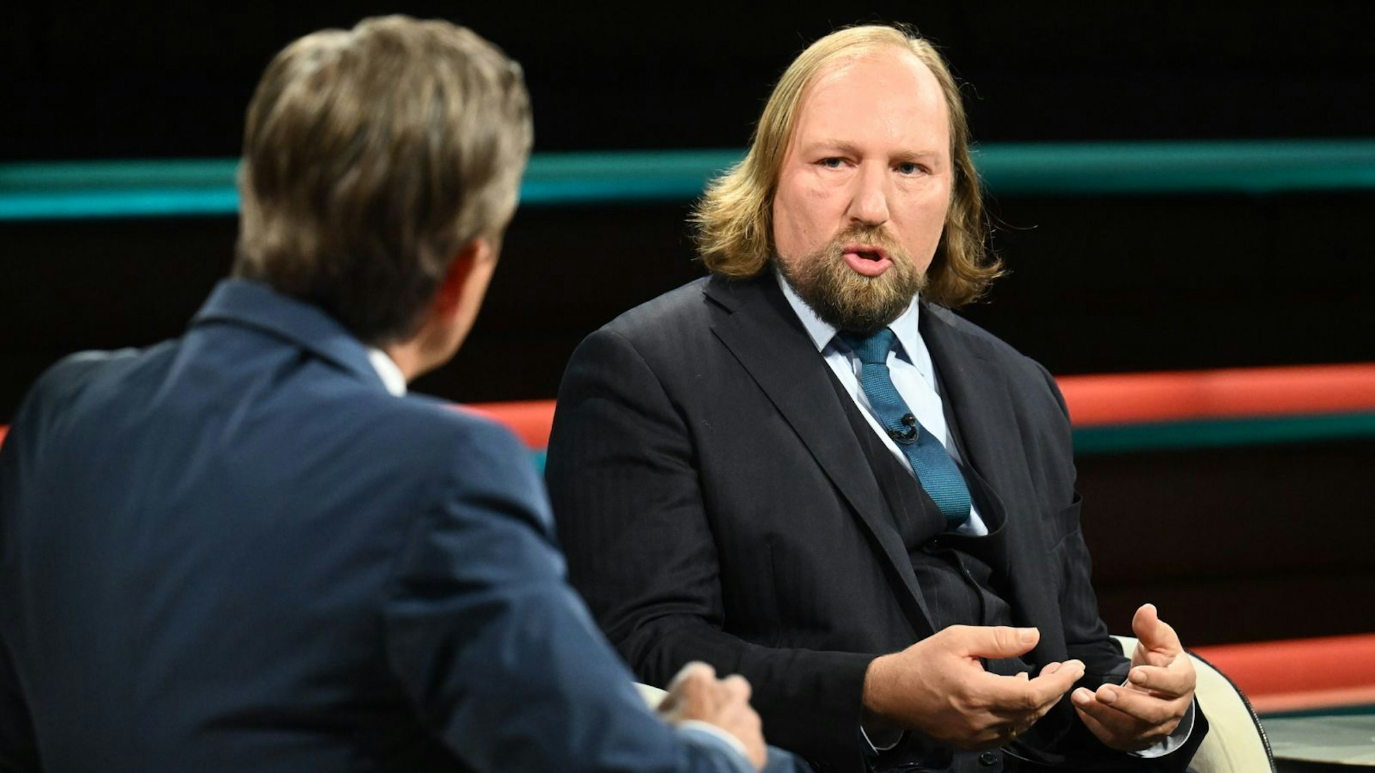 Grünen-Politiker Anton Hofreiter überraschte Markus Lanz mit einem Lob für Friedrich Merz. (Bild: ZDF / Cornelia Lehmann)