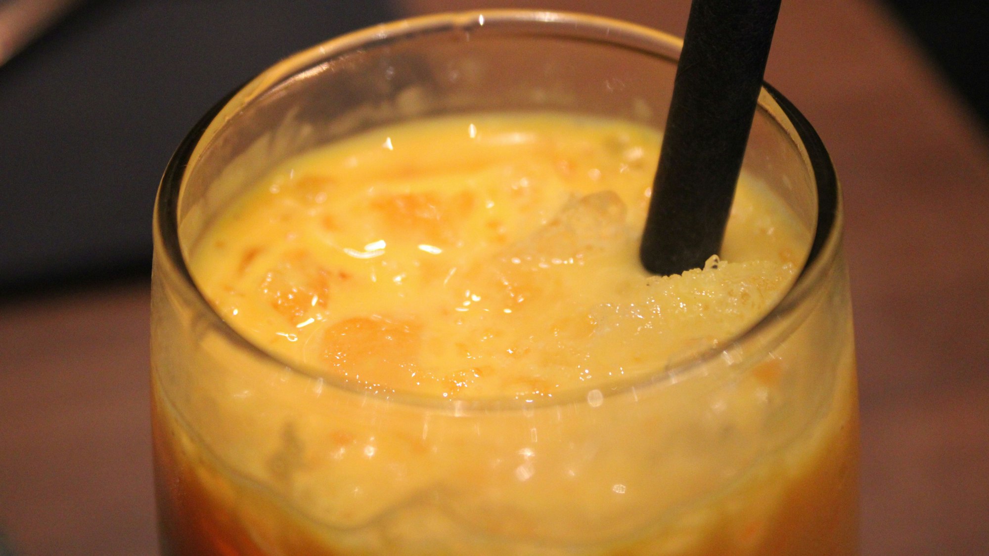 Das Geheimnis ihres Mango-Lassis sei das lange Rühren, sagt Karikaala-Leiter Anastan Johnson.