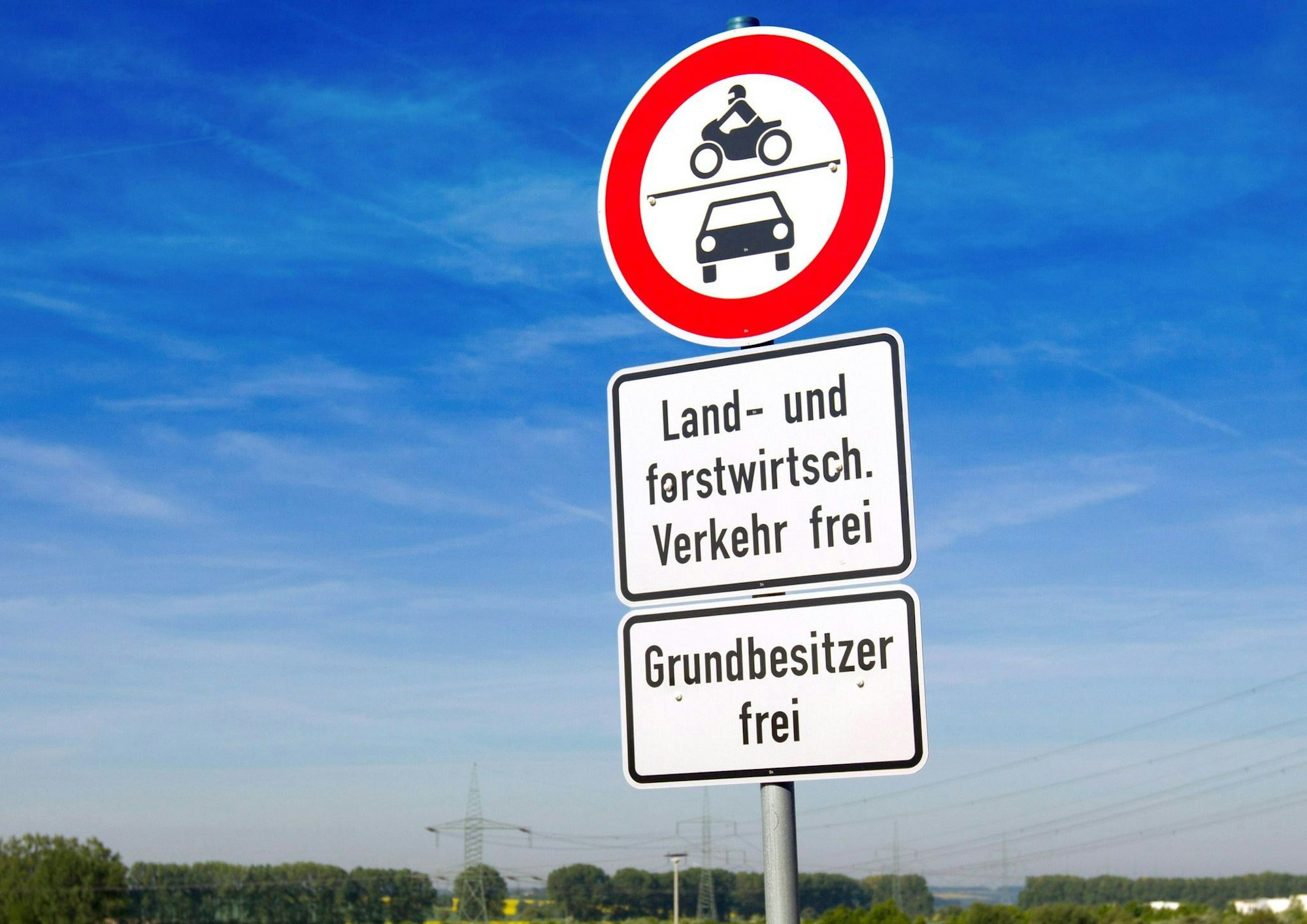 Durchfahrt verboten: Generell ja, aber die Zusatzschilder definieren Ausnahmen.