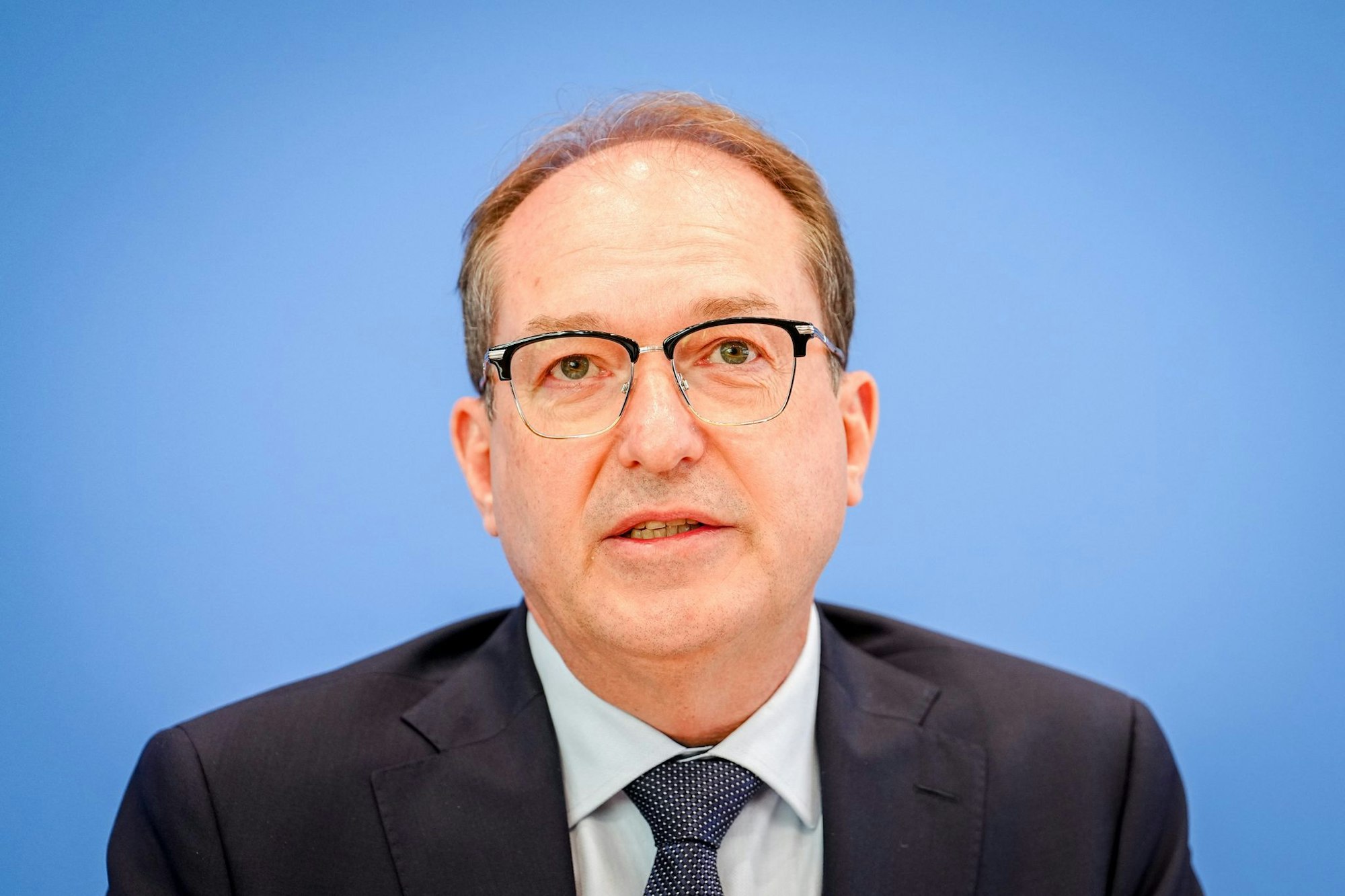 Innenminister Alexander Dobrindt setzt auf eine höchstrichterliche Klärung vor dem EuGH. (Archivbild)