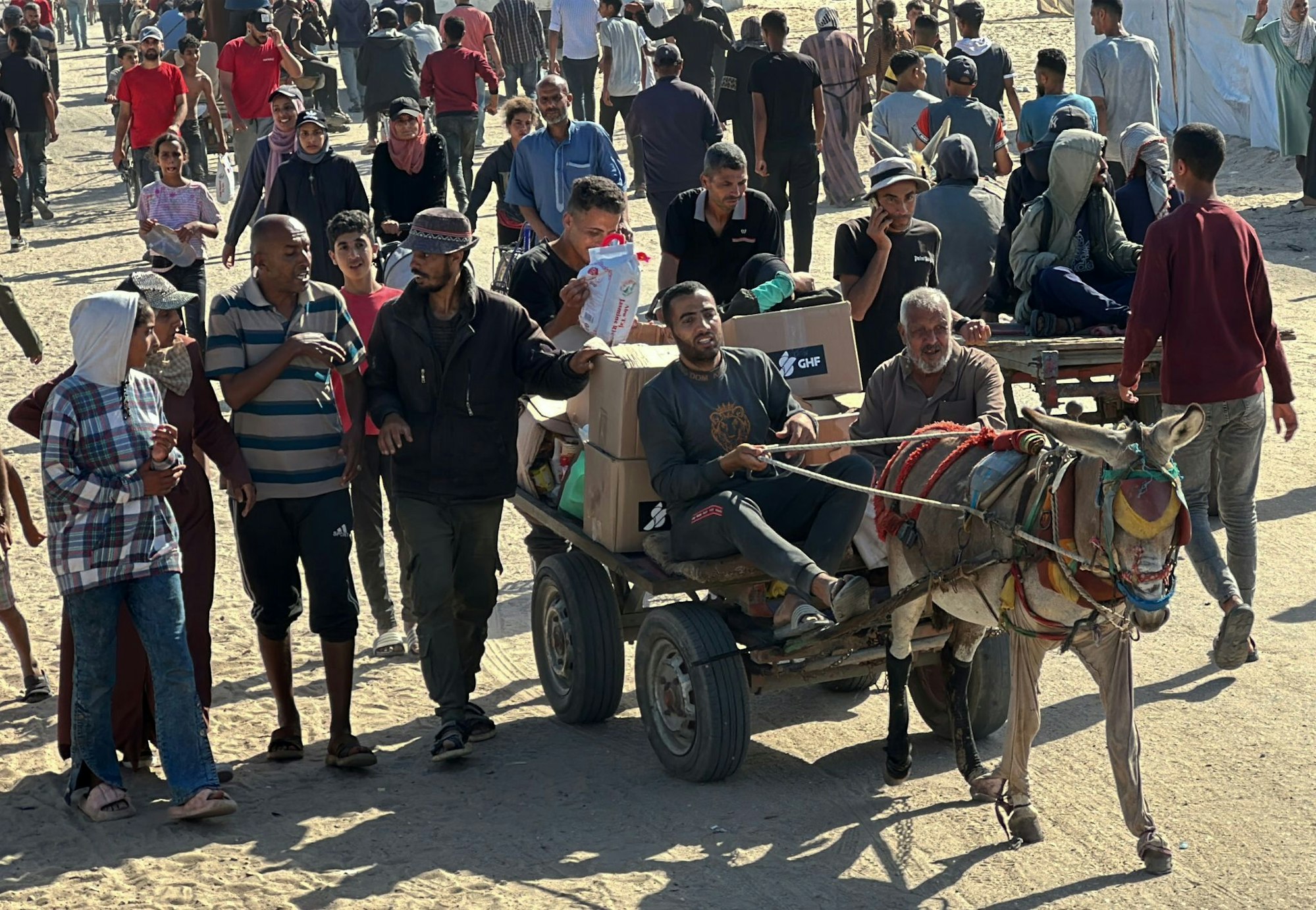 Die Menschen im Süden Gazas sollen heute wieder Lebensmittelpakete bekommen können. (Archivbild)