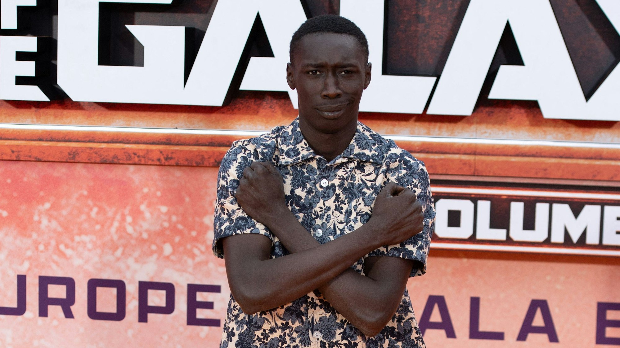 Das Bild zeigt den TikToker Khaby Lame. Foto: IMAGO/ABACAPRESS