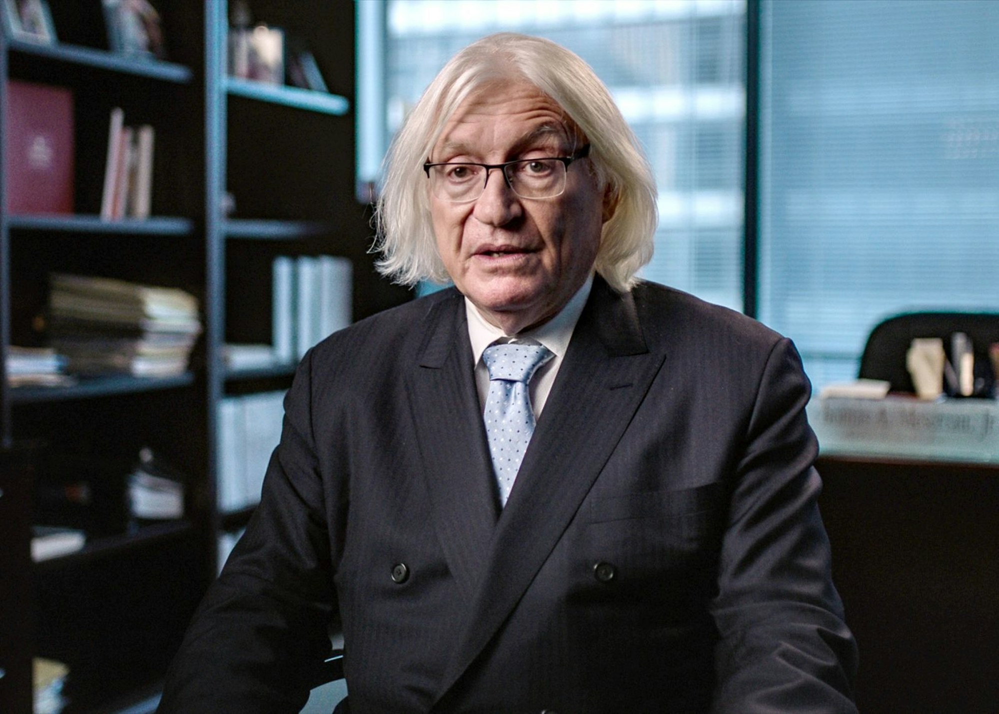 Thomas Mesereau, der Jackson 2005 erfolgreich verteidigte, kommt in der Doku erneut zu Wort. (Bild: Crime + Investigation / A+E Global Media)
