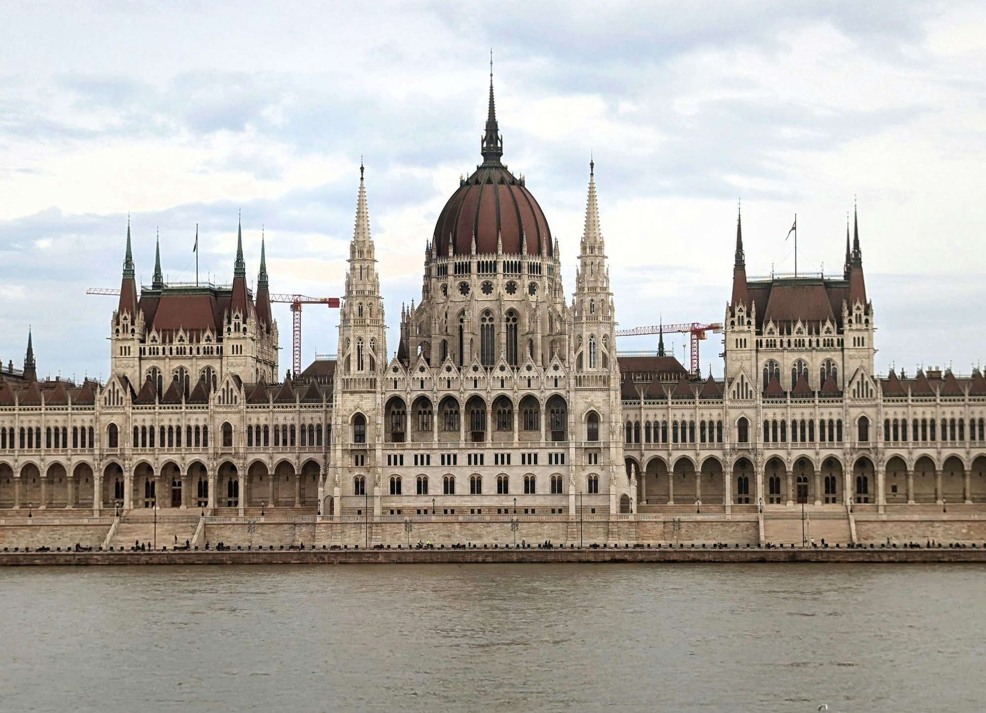 Eines der weltweit größten seiner Art: das Parlamentsgebäude in Budapest.