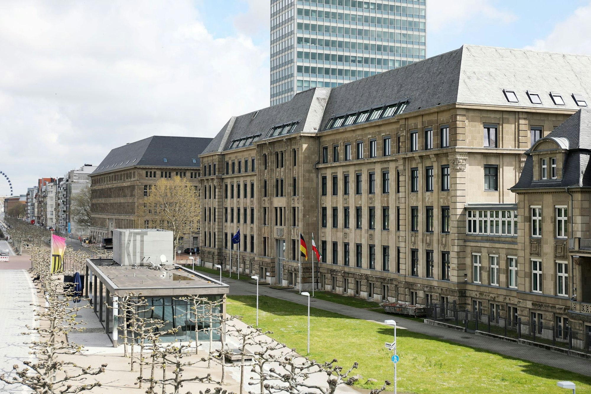 Ein Blick hinter die Kulissen von Ministerien und Landtag ist am 5. Juli in Düsseldorf möglich: Landtag und Landesregierung öffnen ihre Türen unter dem Motto «Hey, Demokratie!». (Symbolbild)