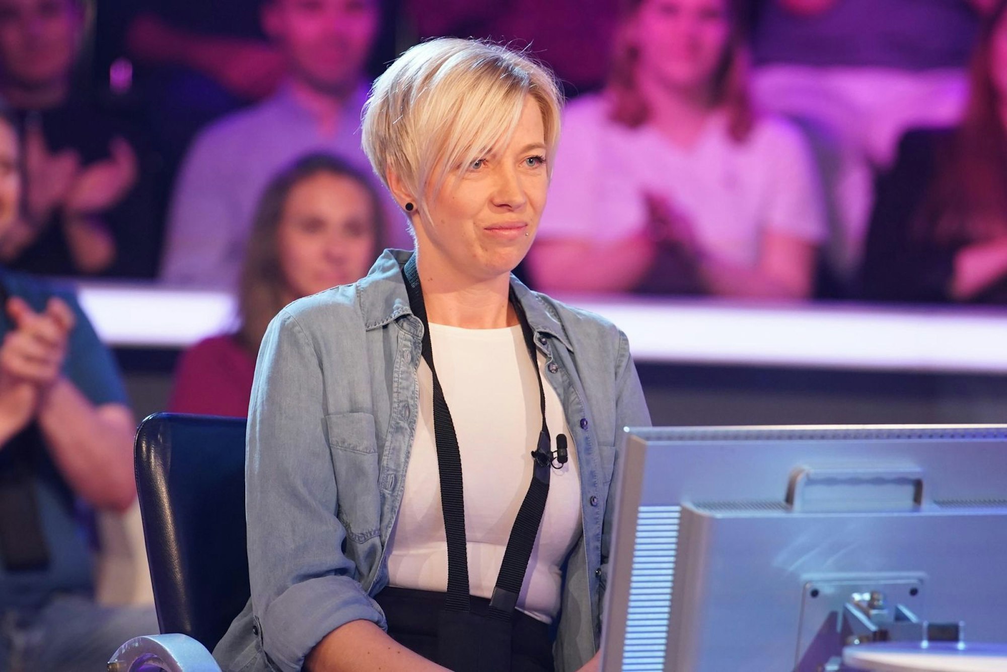 Kerstin Führer wurde jedoch ein Platz auf dem Ratestuhl angeboten. Sie hatte sich bereits mehrfach für die Show beworben. Am Ende ergatterte sie 16.000 Euro. (Bild: RTL / Stefan Gregorowius)