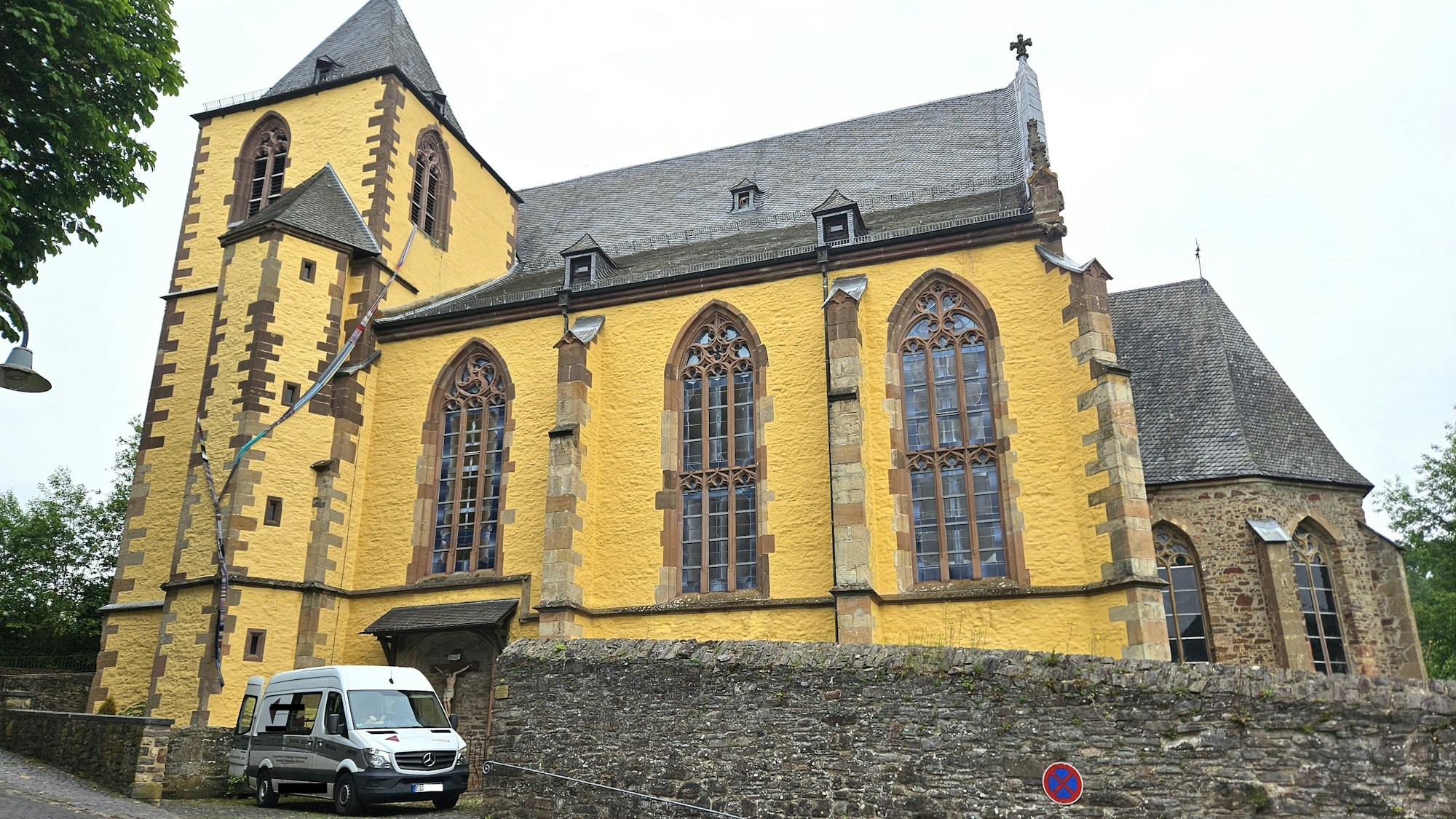 Das Bild zeigt die Schlosskirche Schleiden.