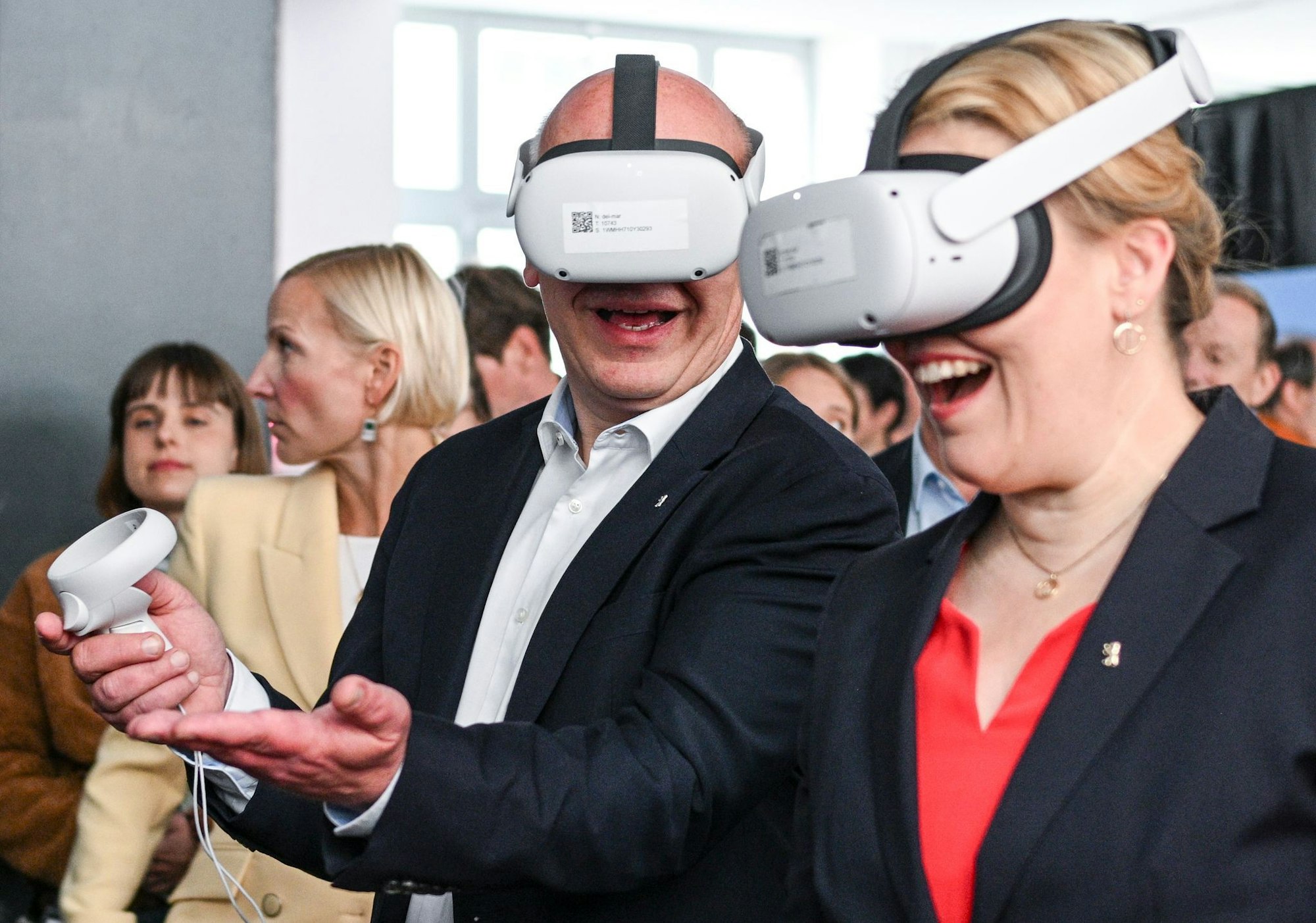 Berlins Regierender Bürgermeister Kai Wegner (CDU) und Wirtschaftssenatorin Franziska Giffey (SPD) sehen Berlin als wichtigsten Gaming-Standort Deutschlands.