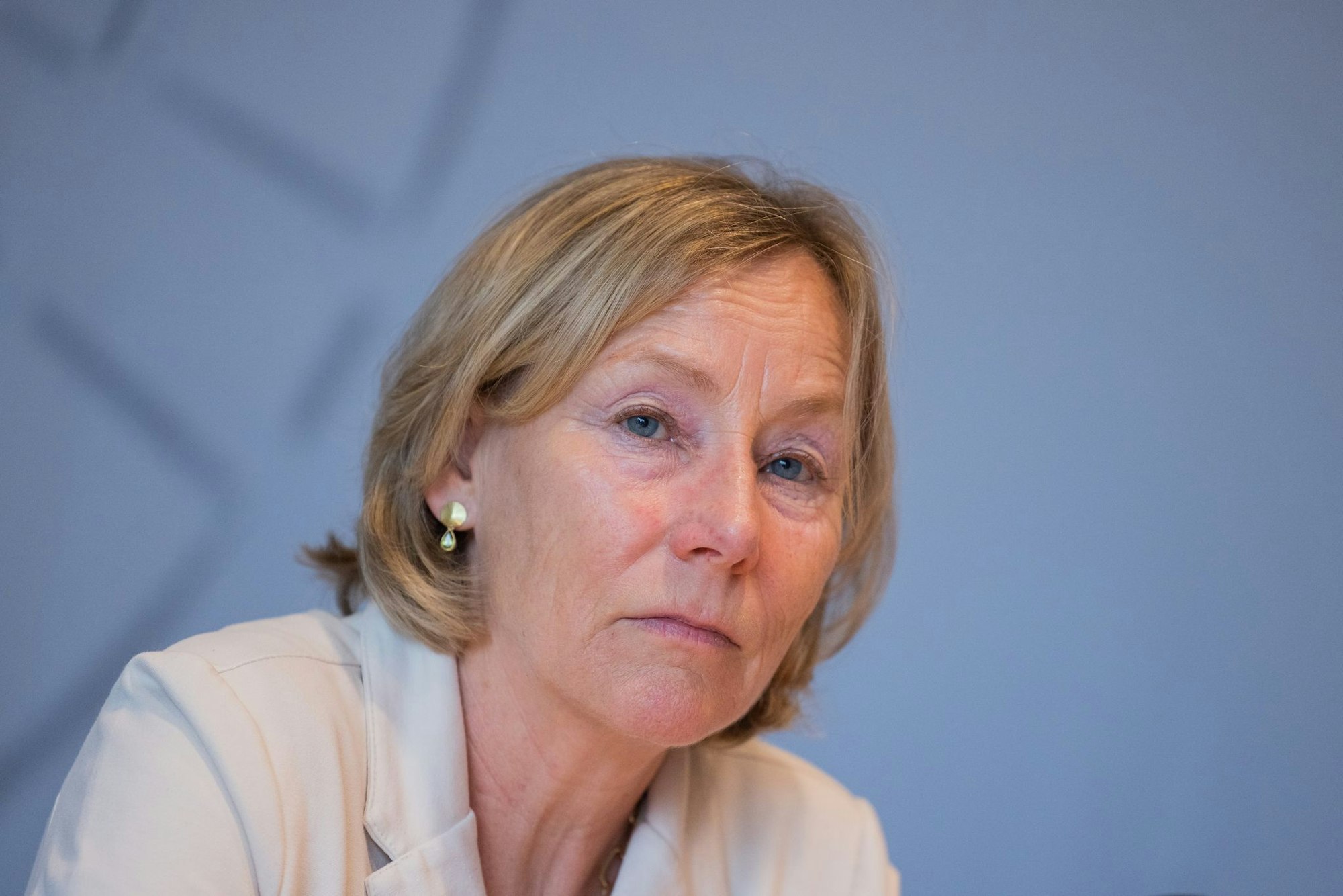 Bettina Gayk ist die Landesbeauftragte für Datenschutz. Die Datenschützer in NRW haben 2024 Missstände unter anderem bei Versicherungsunternehmen, einem Callcenter-Betreiber und einem Wetter-Dienst aufgedeckt. (Archivfoto)