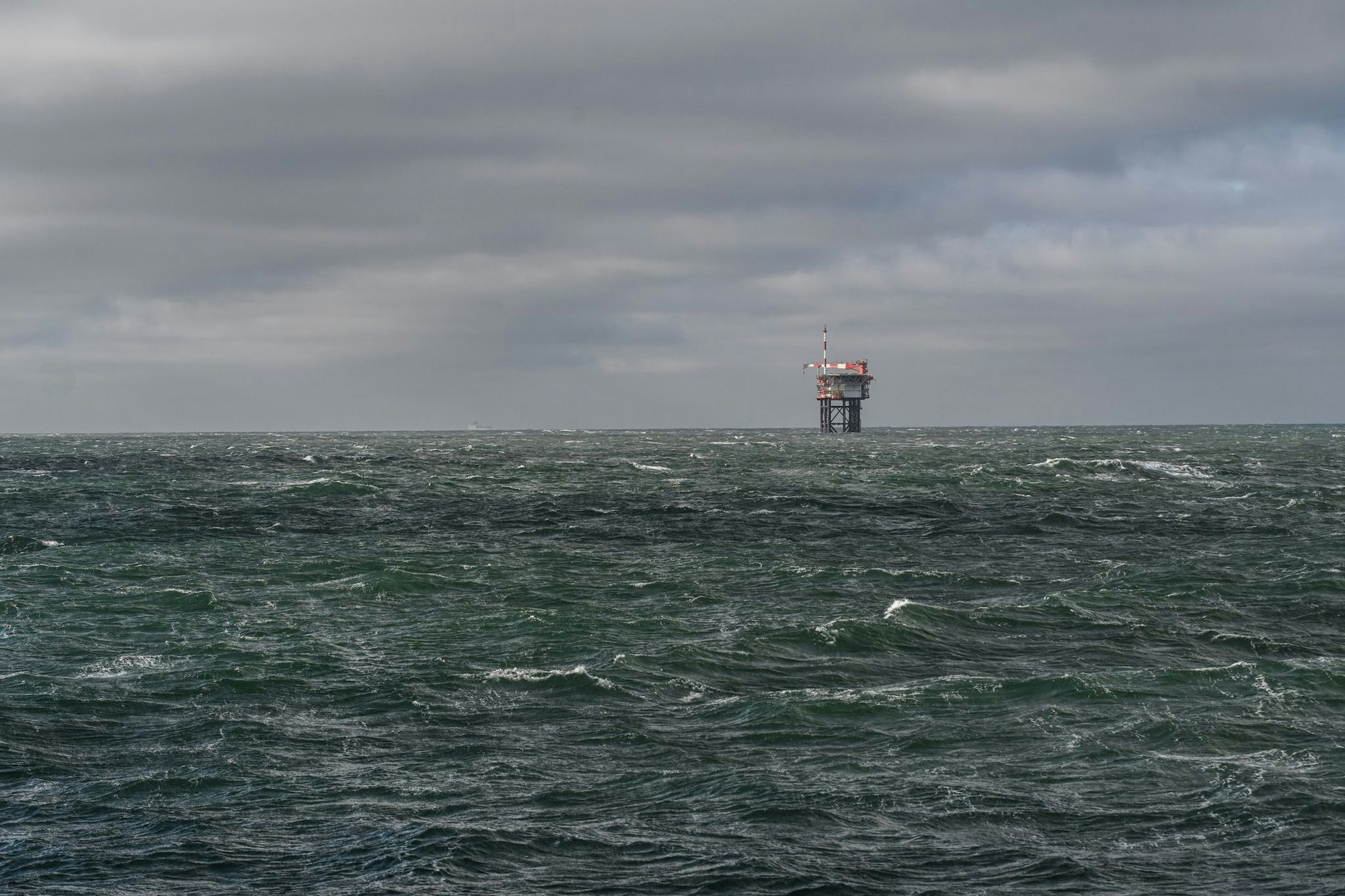 Das Bundesamt für Seeschifffahrt und Hydrographie (BSH) verzeichnete im Frühjahr außergewöhnlich hohe Wassertemperaturen in Nordsee und Ostsee (Archivbild).