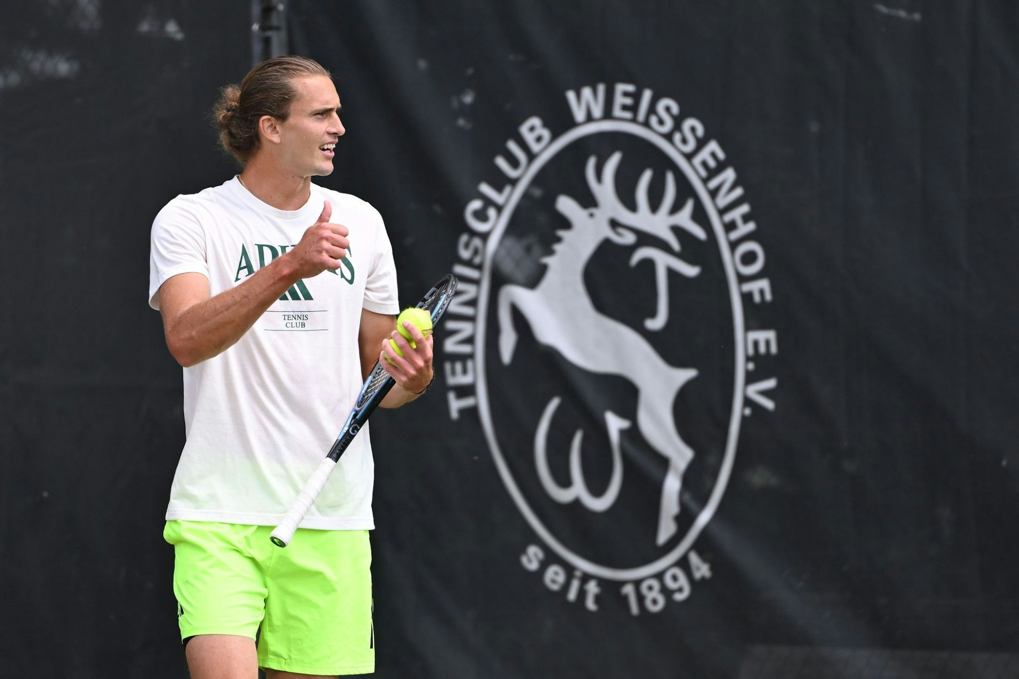 Alexander Zverev startet in Stuttgart in die Rasensaison.