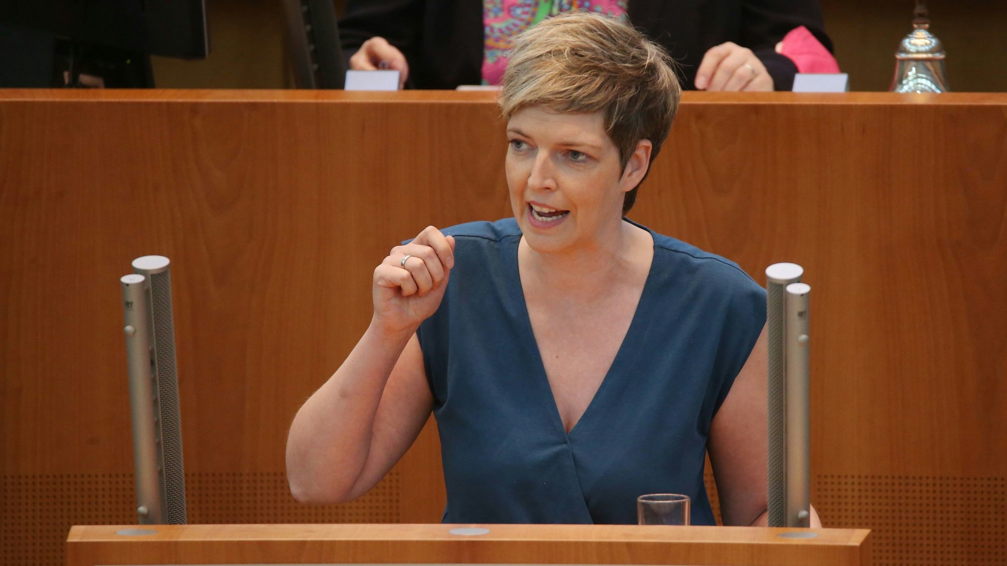 Wibke Brems (Bündnis 90/Die Grünen) spricht im Plenarsaal bei der Sitzung des NRW-Landtags.++