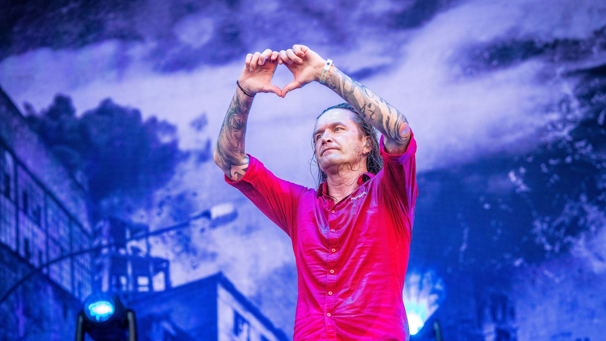 Sänger Marcus Bischoff bei einem Konzert (Archivfoto).