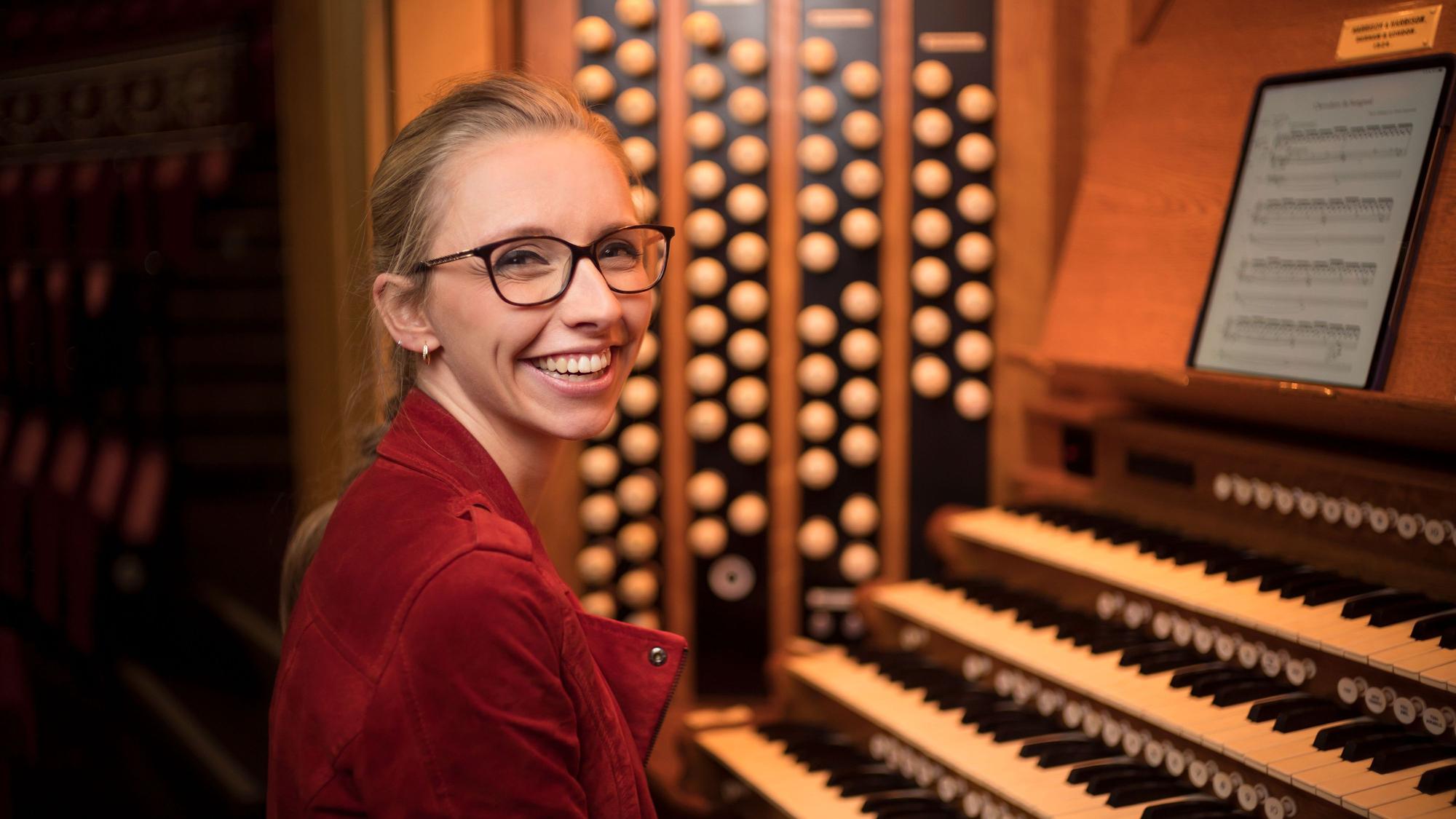 Anna Lapwood spielt im Kölner Dom